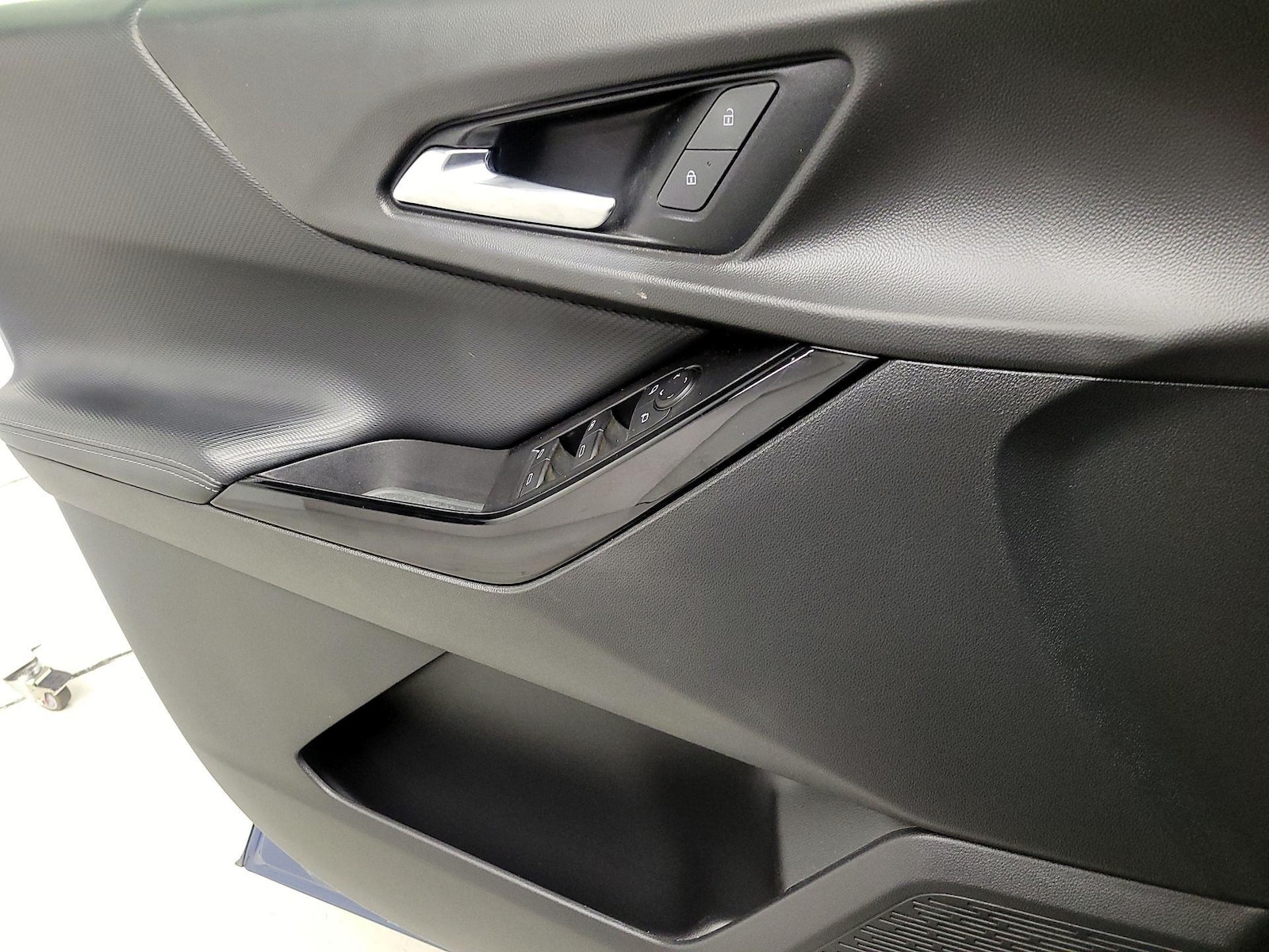 2025 Chevrolet Equinox LT - Photo 13