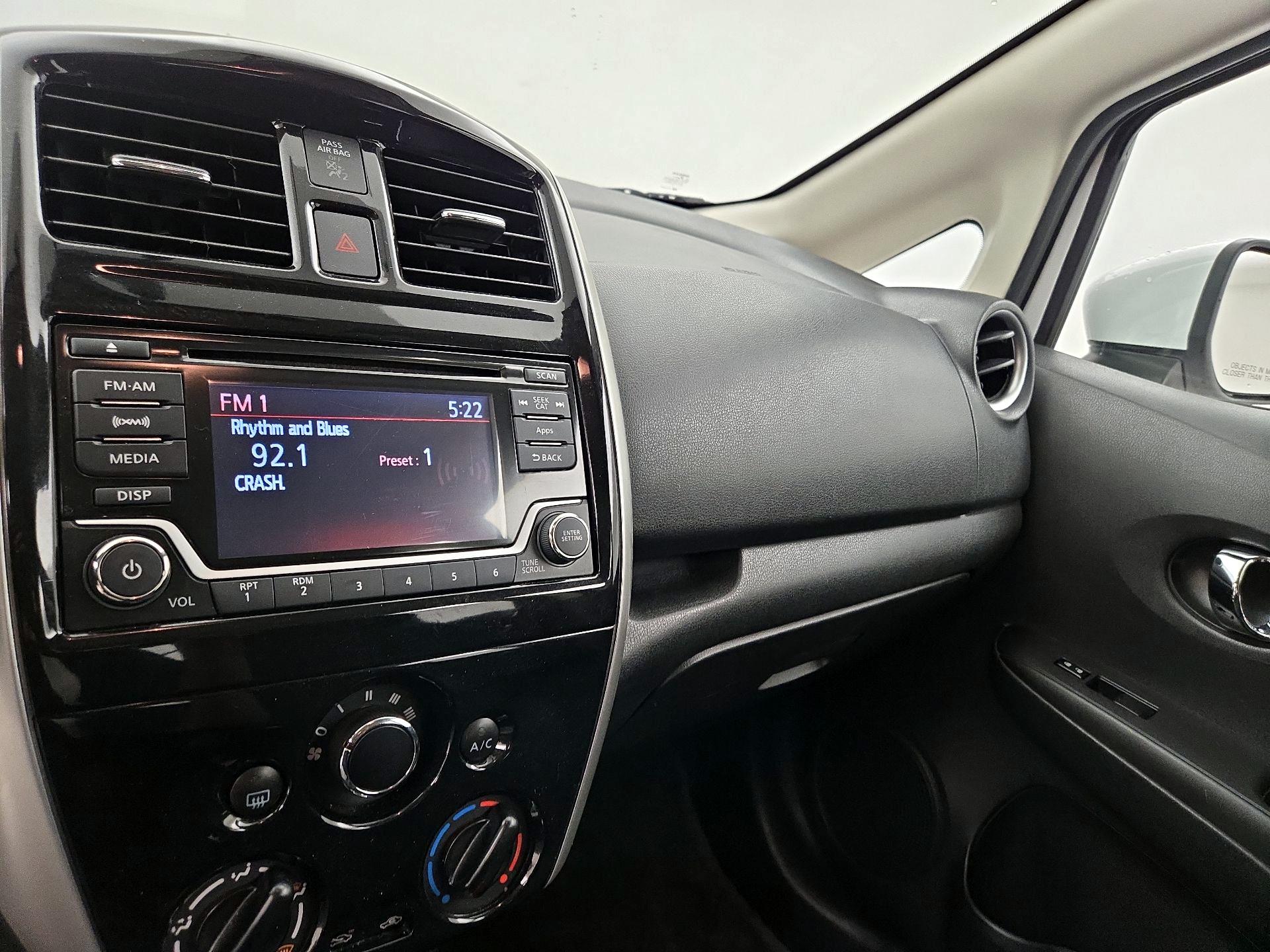 Thumbnail: 2016 Nissan Versa Note - 15
