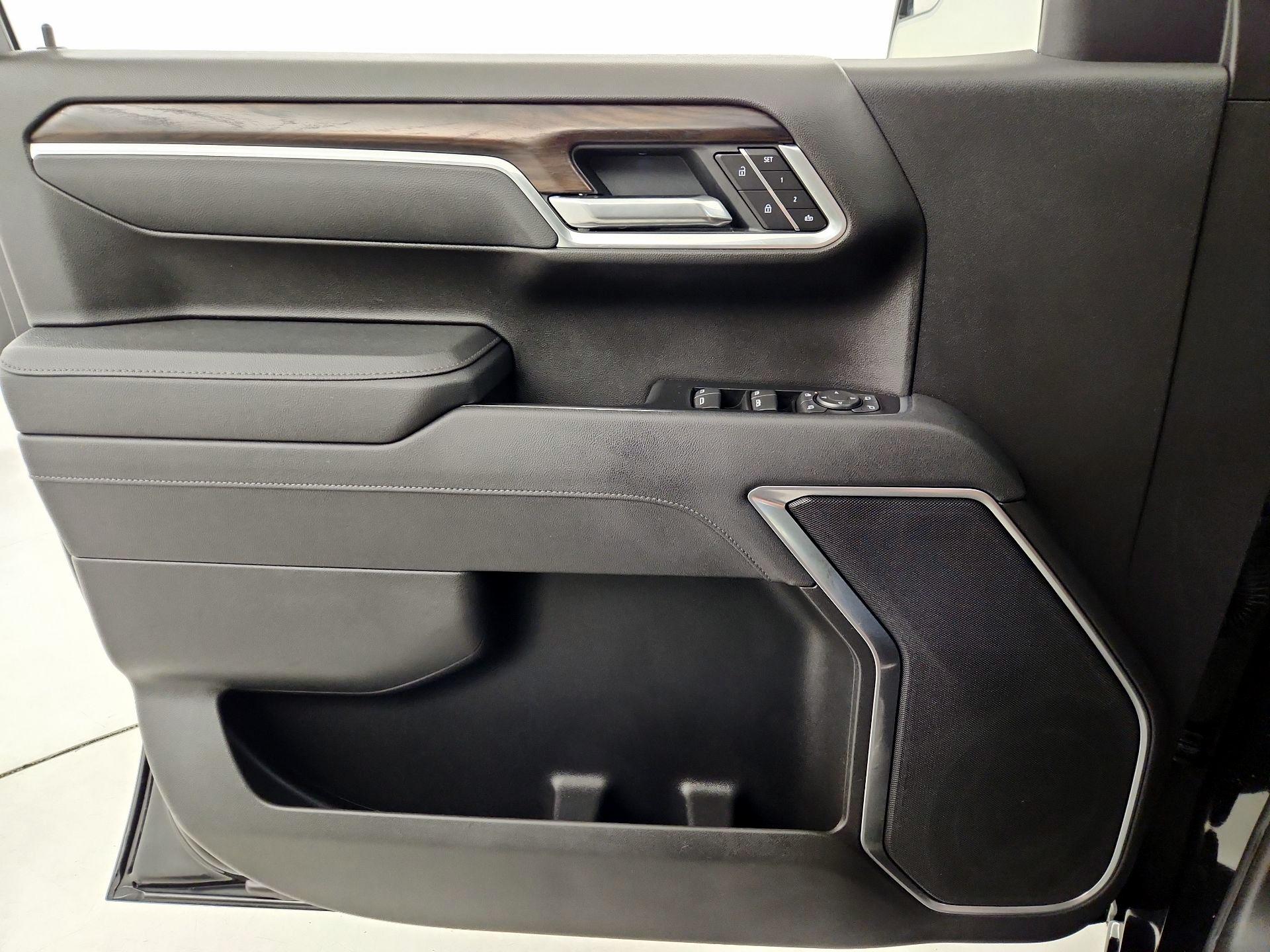 Thumbnail: 2025 GMC Sierra 1500 - 12