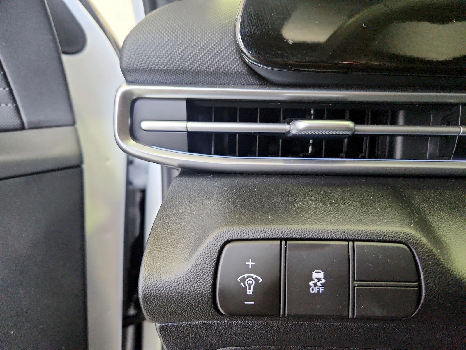 2024 Hyundai Elantra Limited - Photo 14