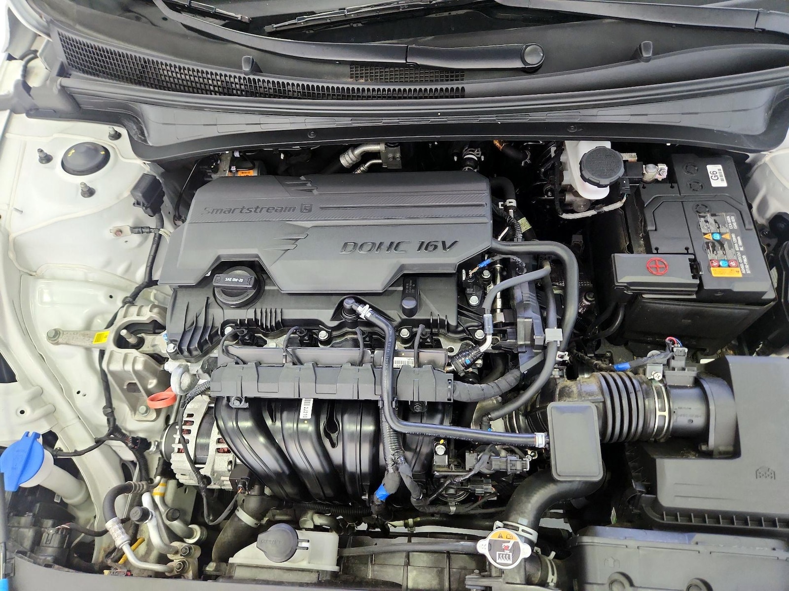 2024 Hyundai Elantra Limited - Photo 23