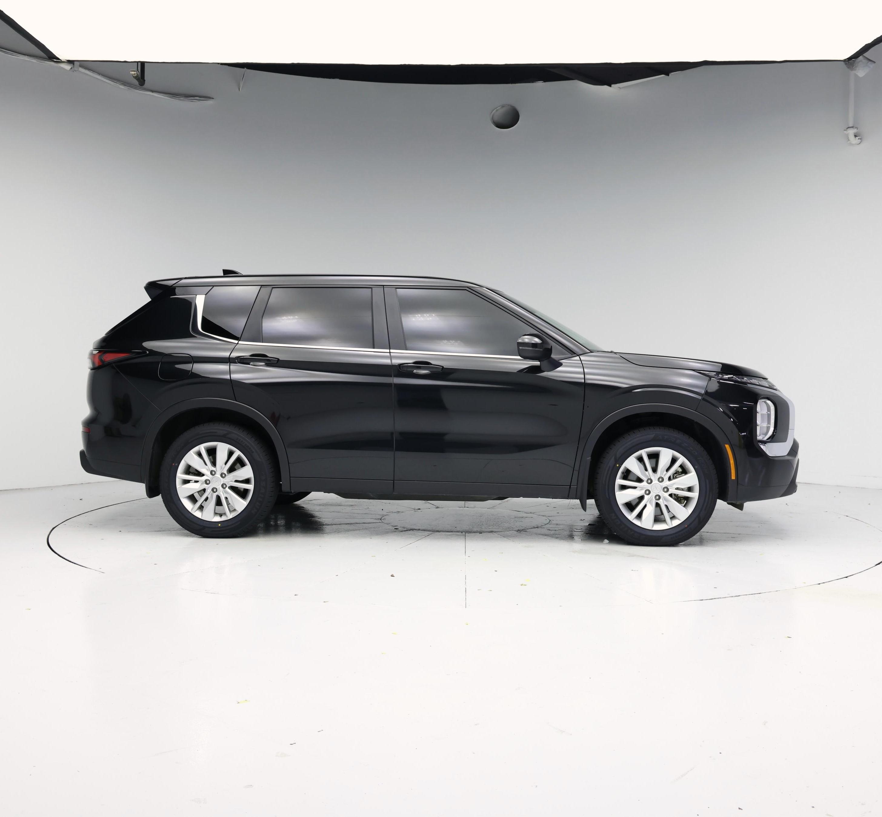 Thumbnail: 2025 Mitsubishi Outlander - 7