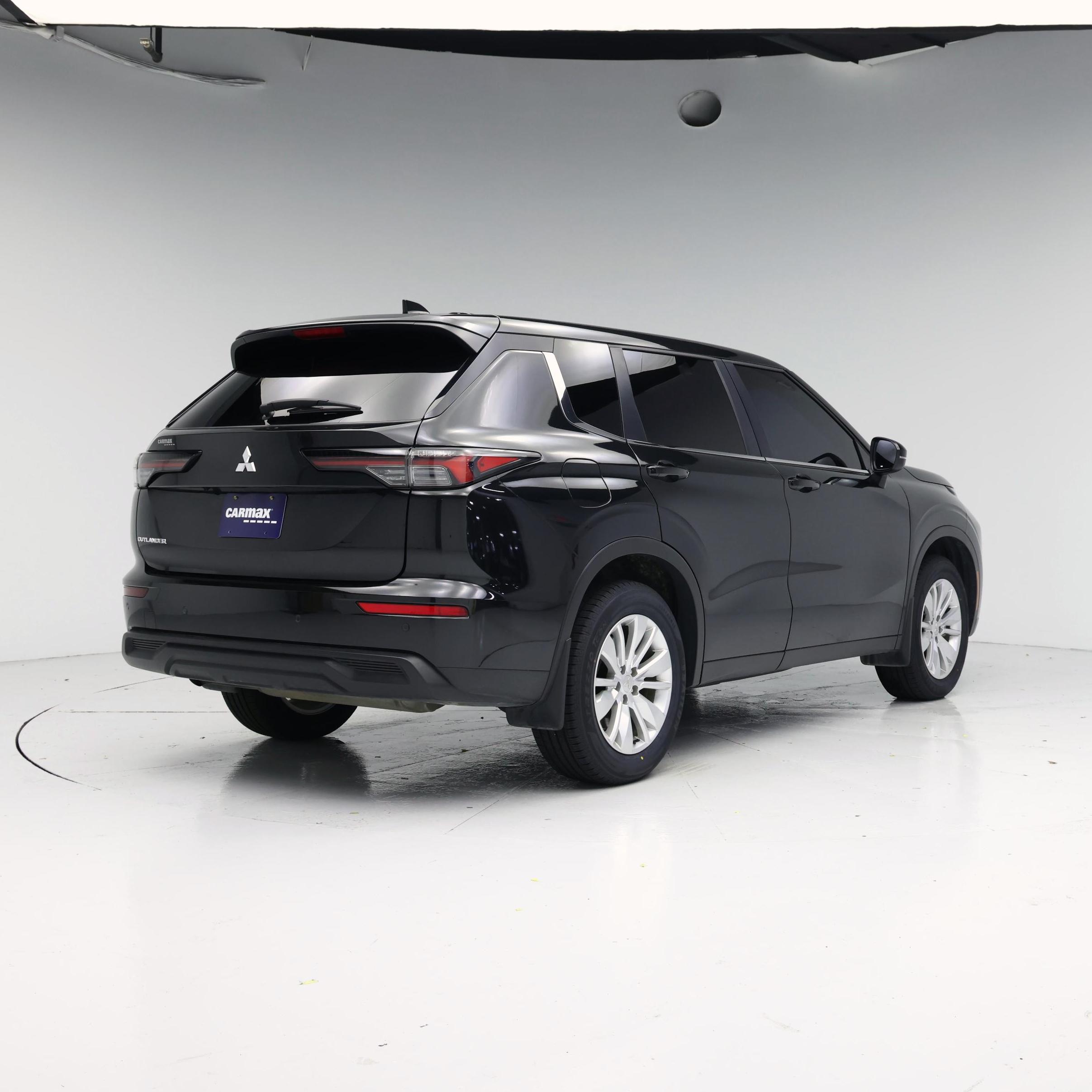 Thumbnail: 2025 Mitsubishi Outlander - 8