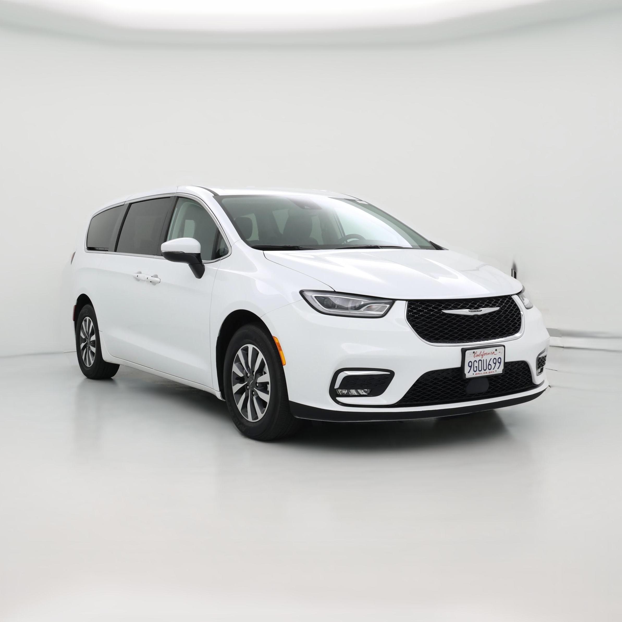 Thumbnail: 2023 Chrysler Pacifica - 1