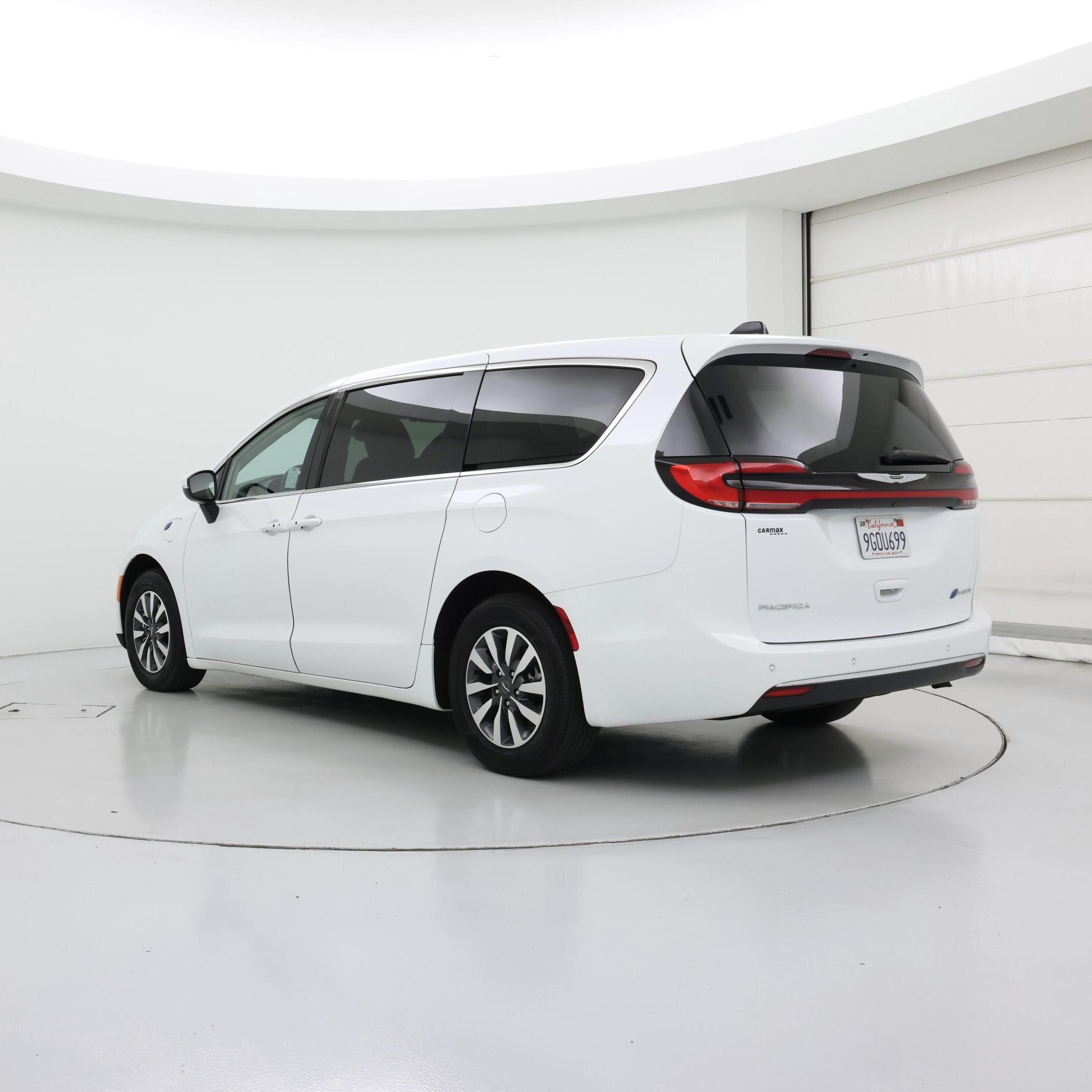 Thumbnail: 2023 Chrysler Pacifica - 2