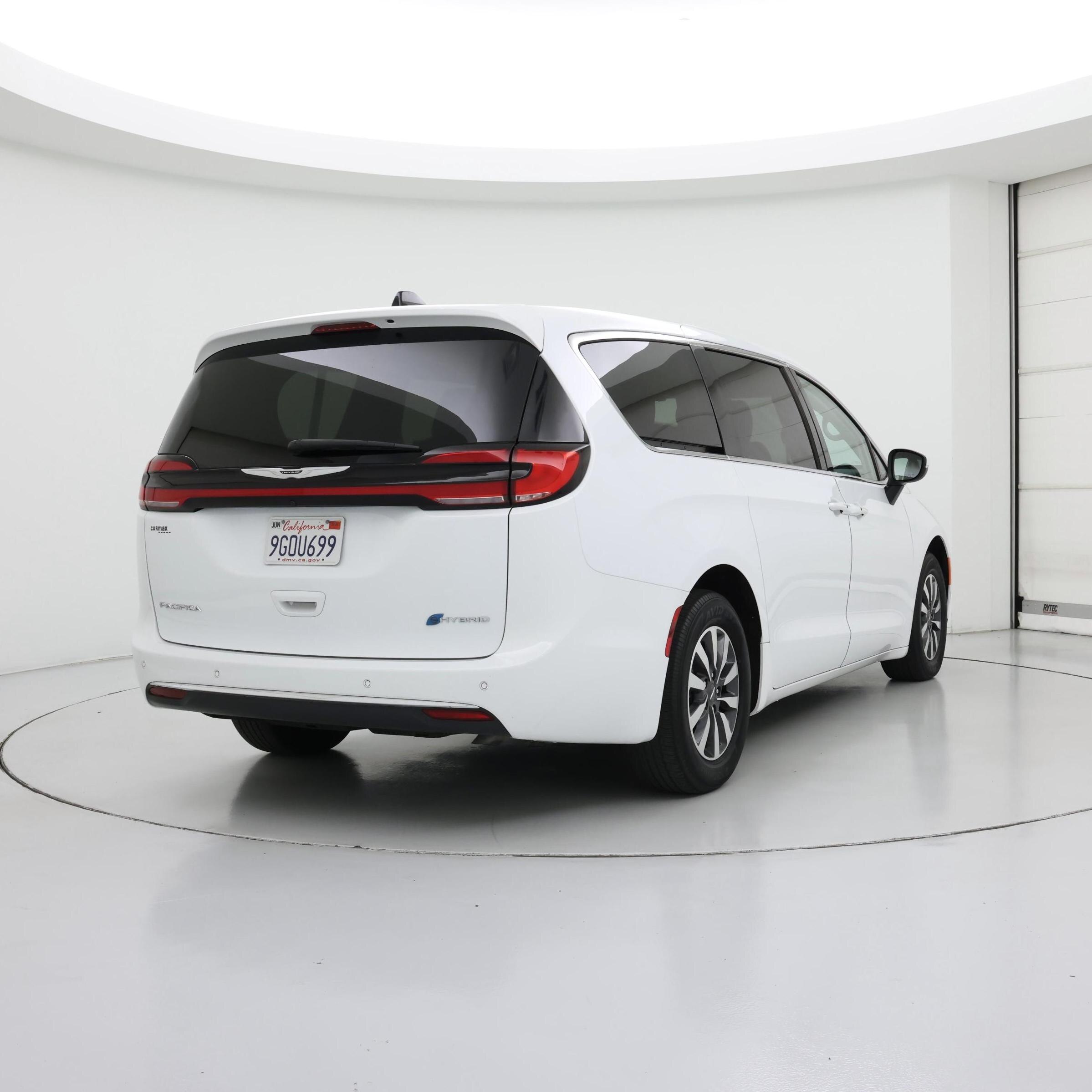Thumbnail: 2023 Chrysler Pacifica - 8