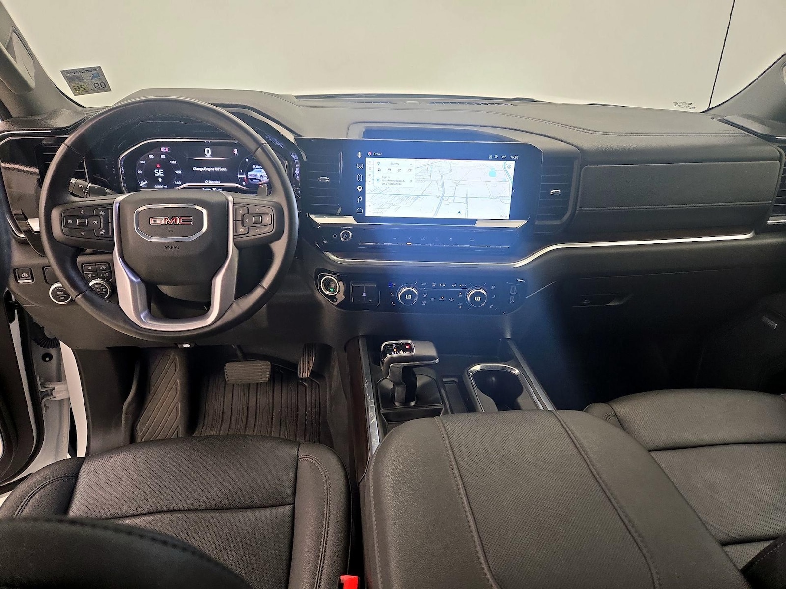 2025 GMC Sierra 1500 SLT - Photo 10