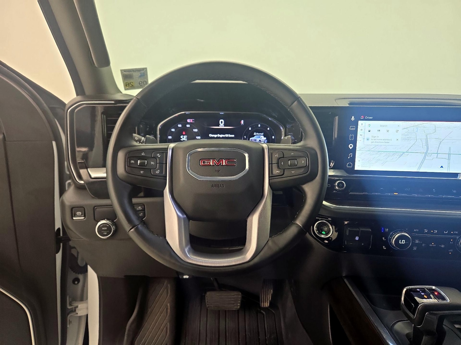 2025 GMC Sierra 1500 SLT - Photo 11