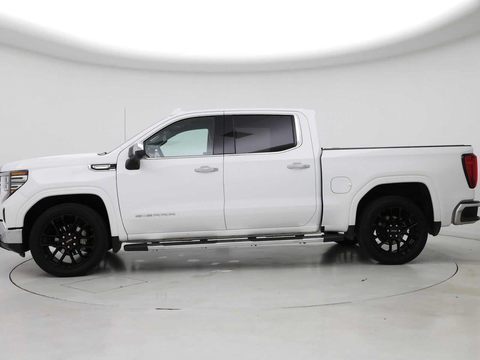 2025 GMC Sierra 1500 SLT - Photo 4