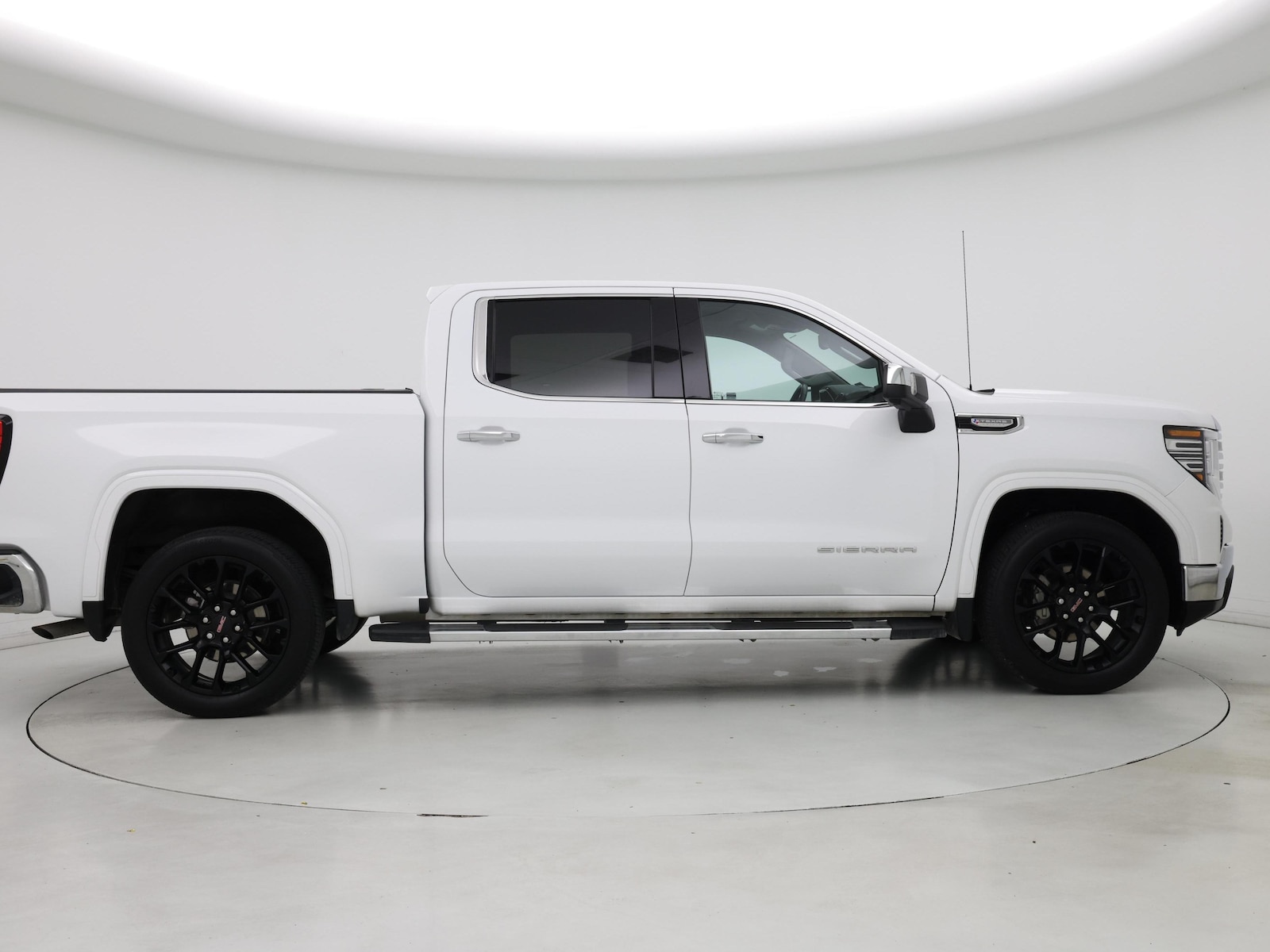 2025 GMC Sierra 1500 SLT - Photo 8
