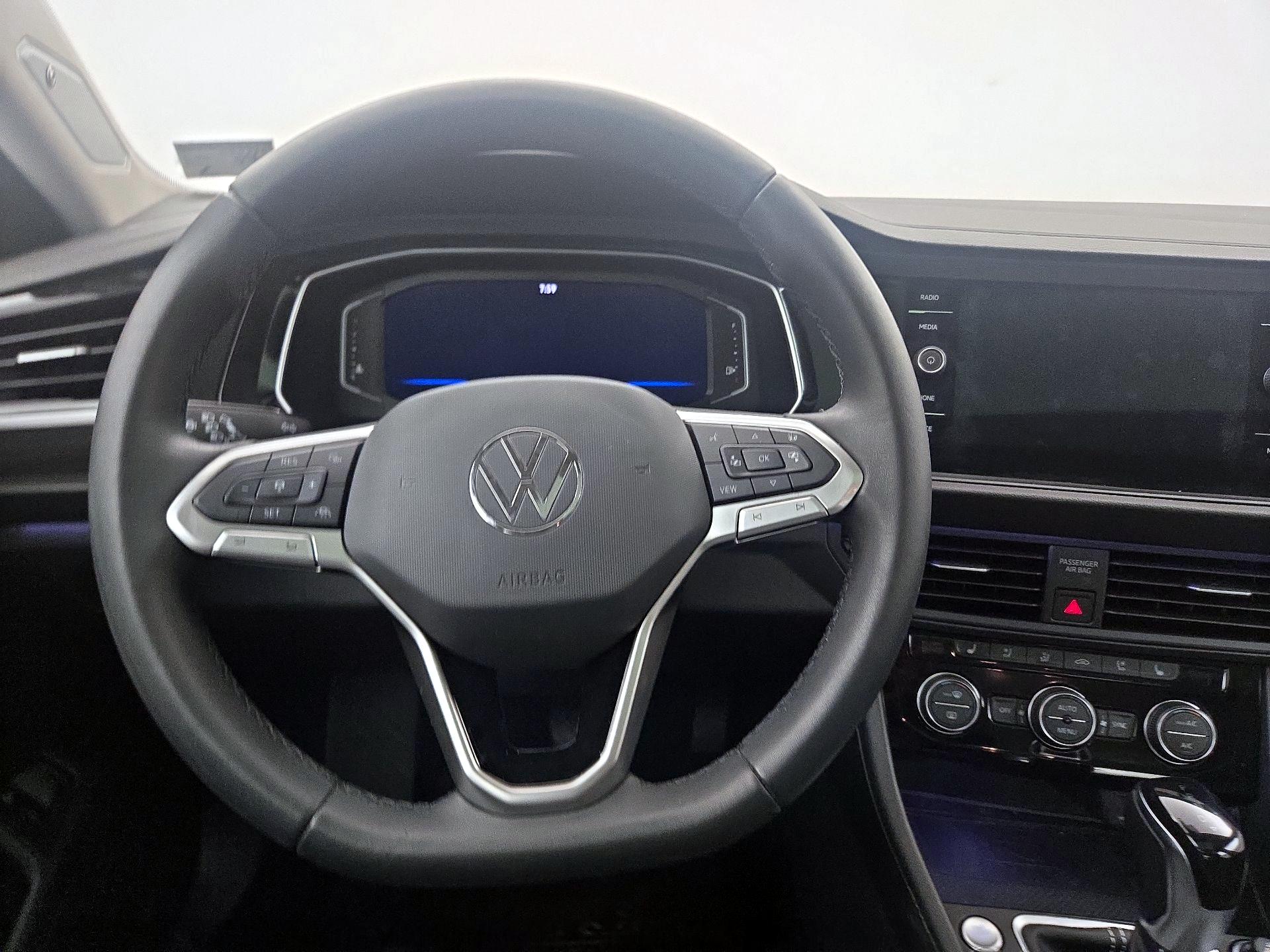 Thumbnail: 2024 Volkswagen Jetta - 10