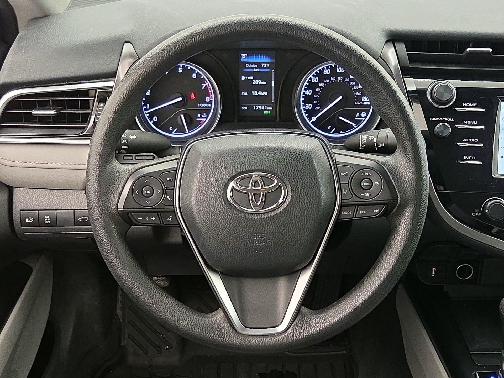 Thumbnail: 2018 Toyota Camry - 10