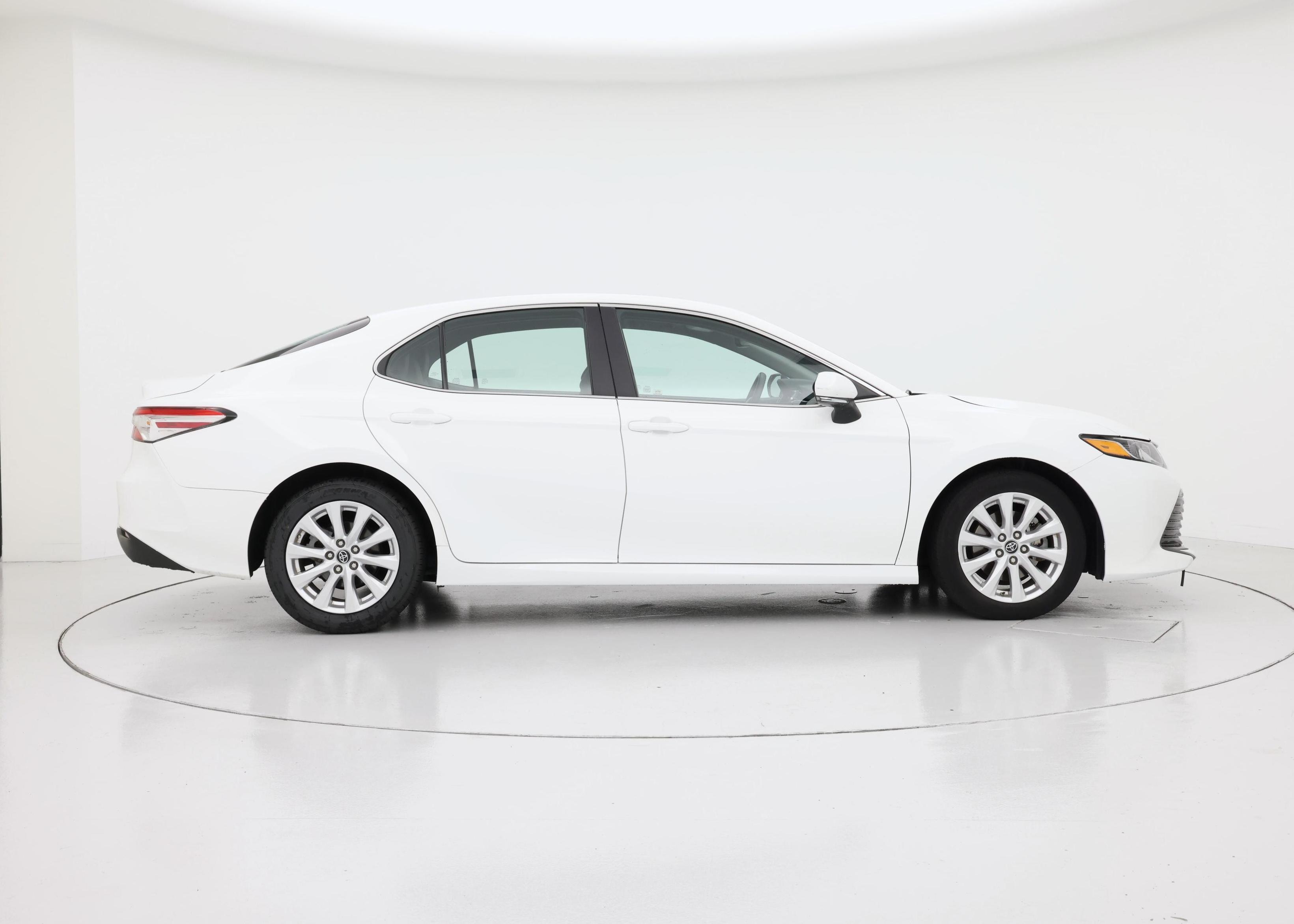 Thumbnail: 2018 Toyota Camry - 7