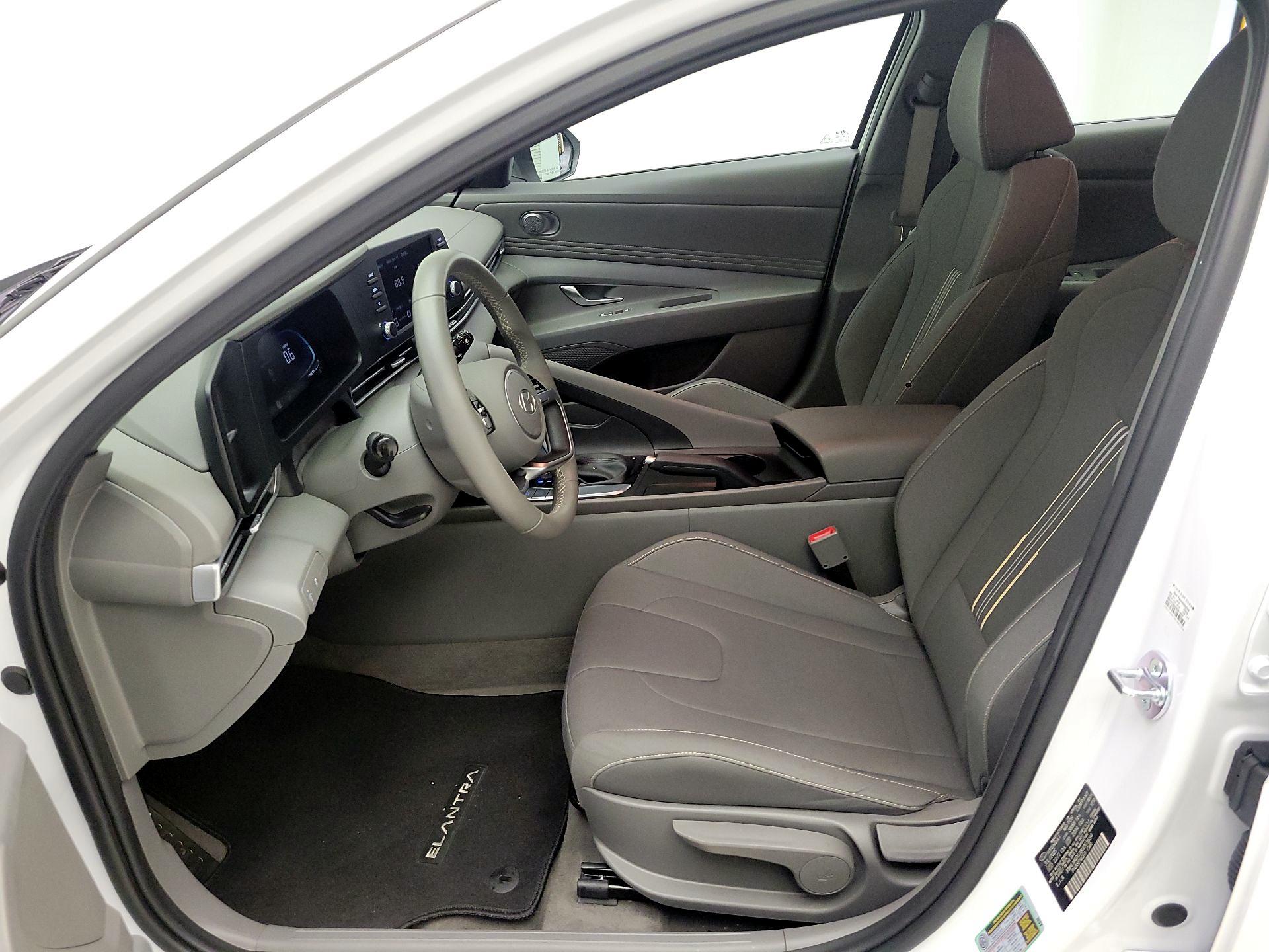 Thumbnail: 2025 Hyundai Elantra - 11