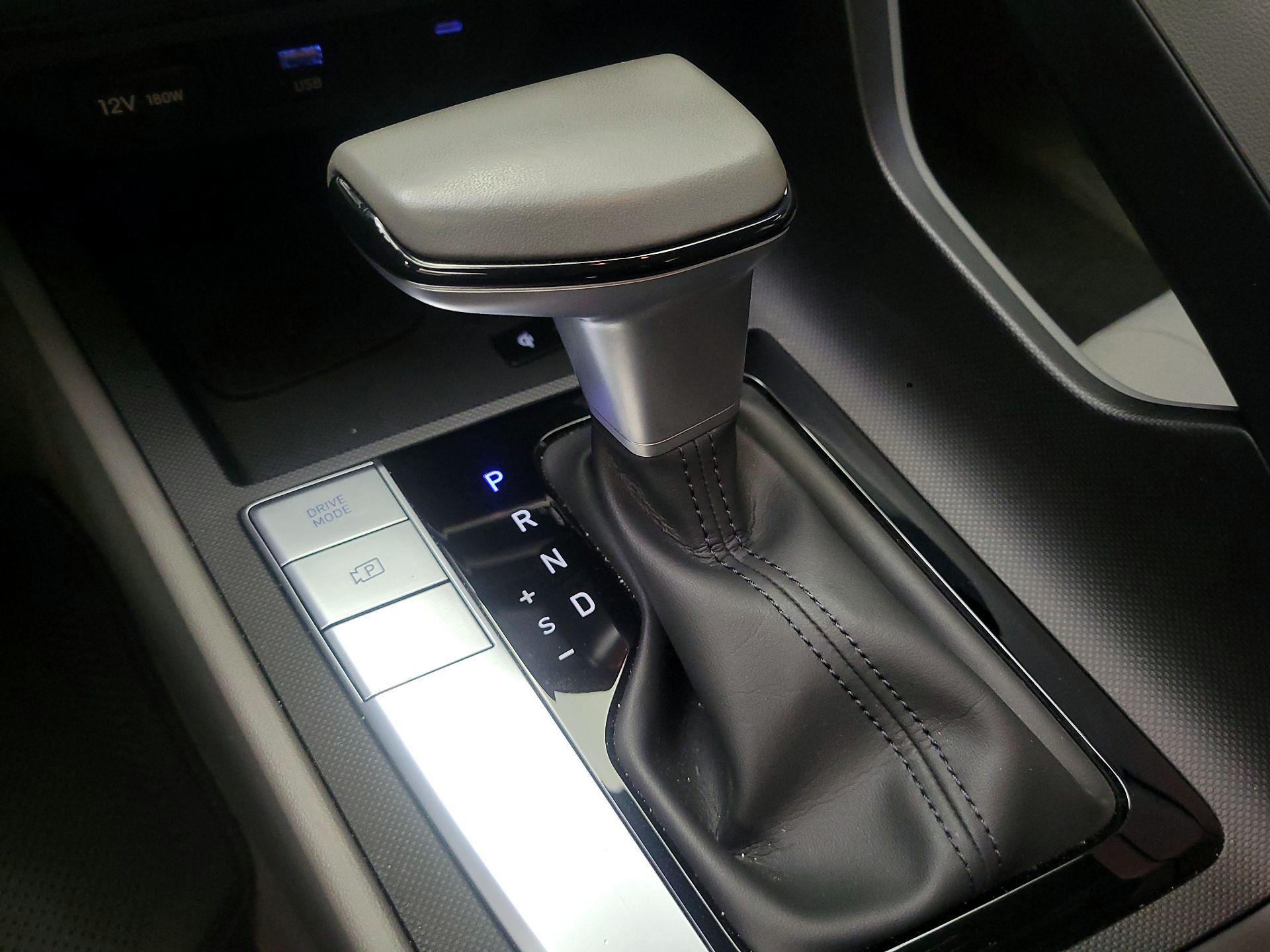 Thumbnail: 2025 Hyundai Elantra - 17
