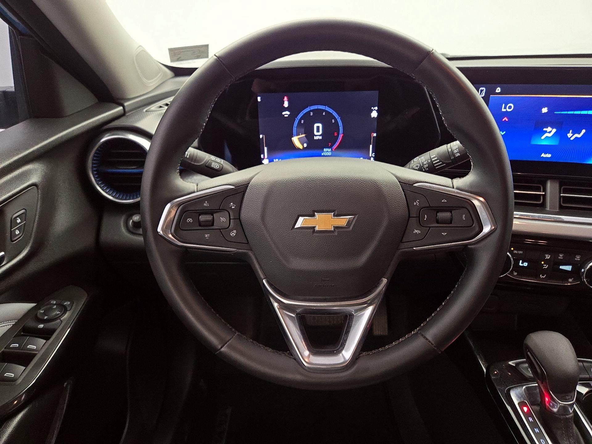 Thumbnail: 2025 Chevrolet Trax - 10