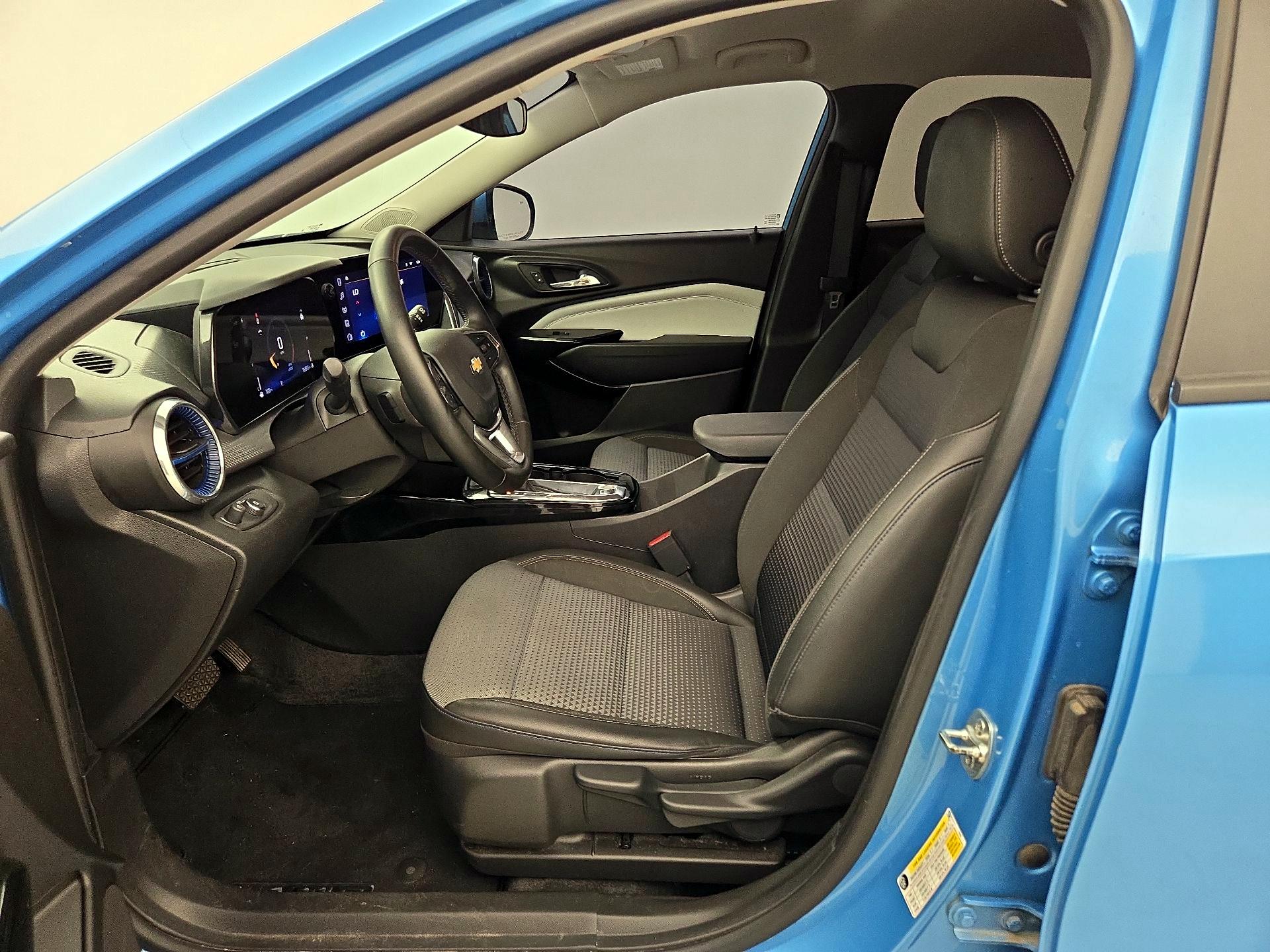 Thumbnail: 2025 Chevrolet Trax - 11