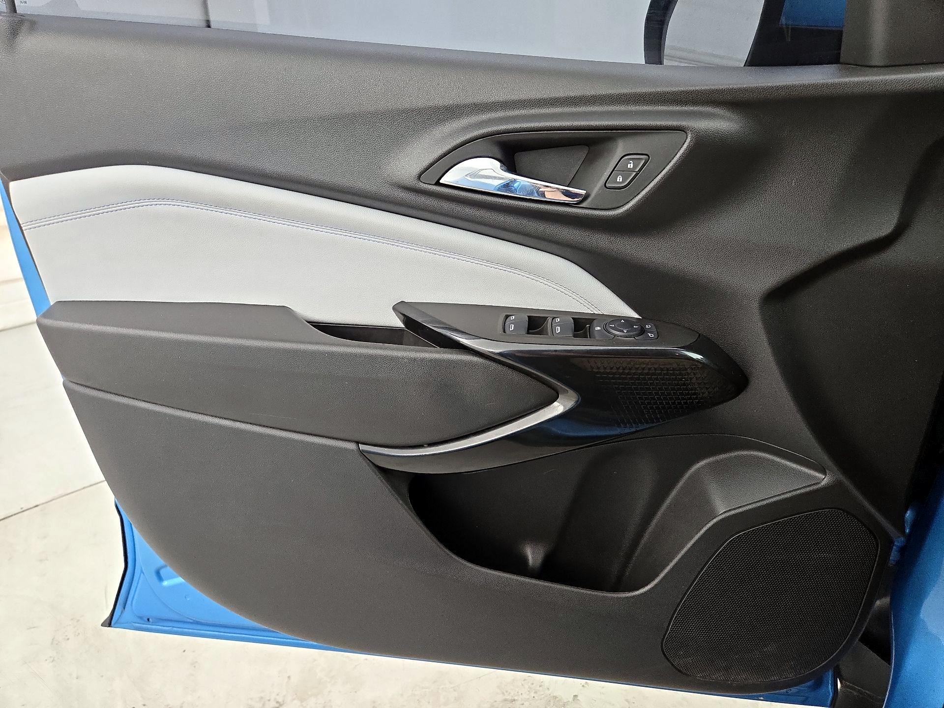 Thumbnail: 2025 Chevrolet Trax - 12