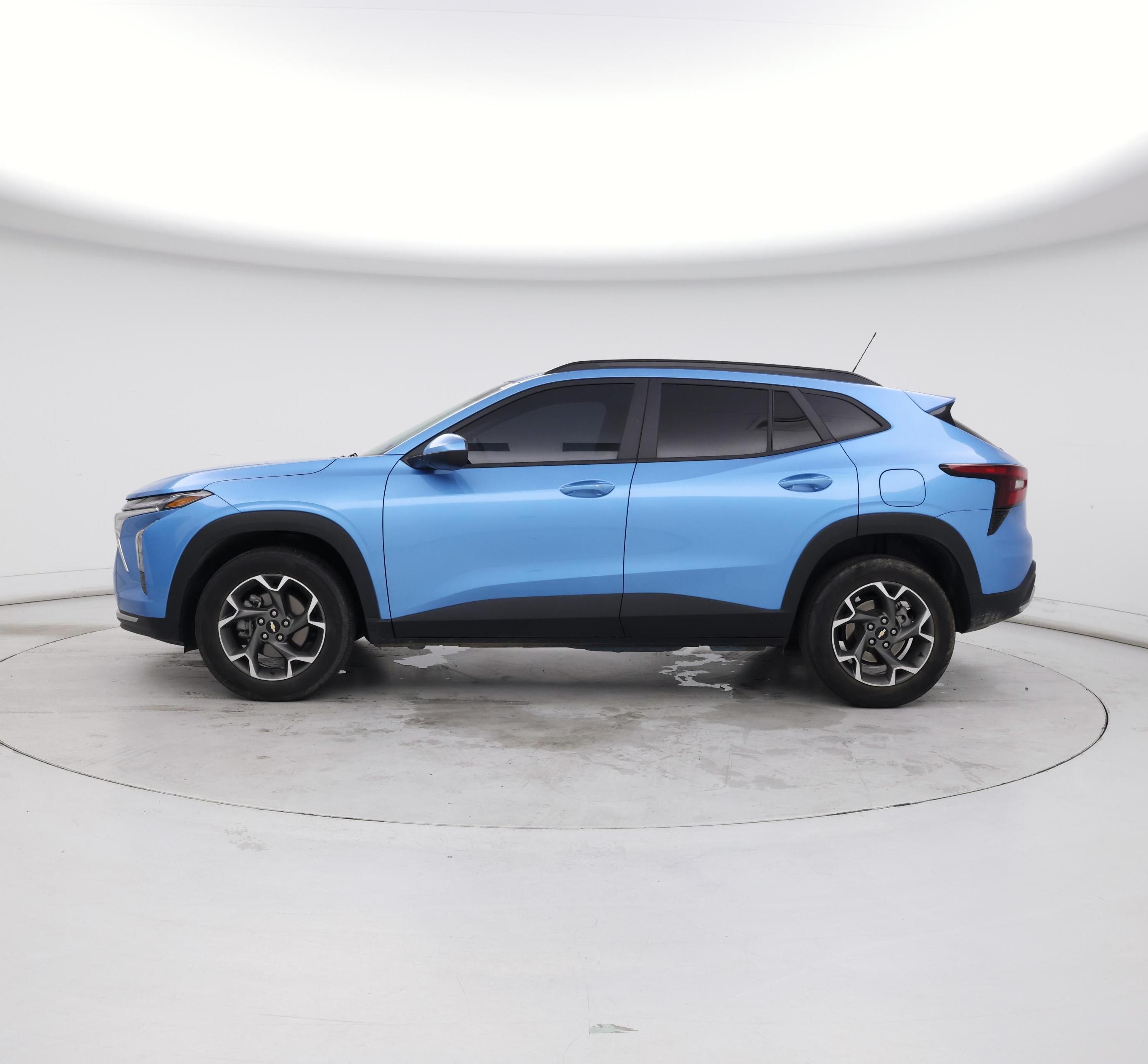 Thumbnail: 2025 Chevrolet Trax - 3