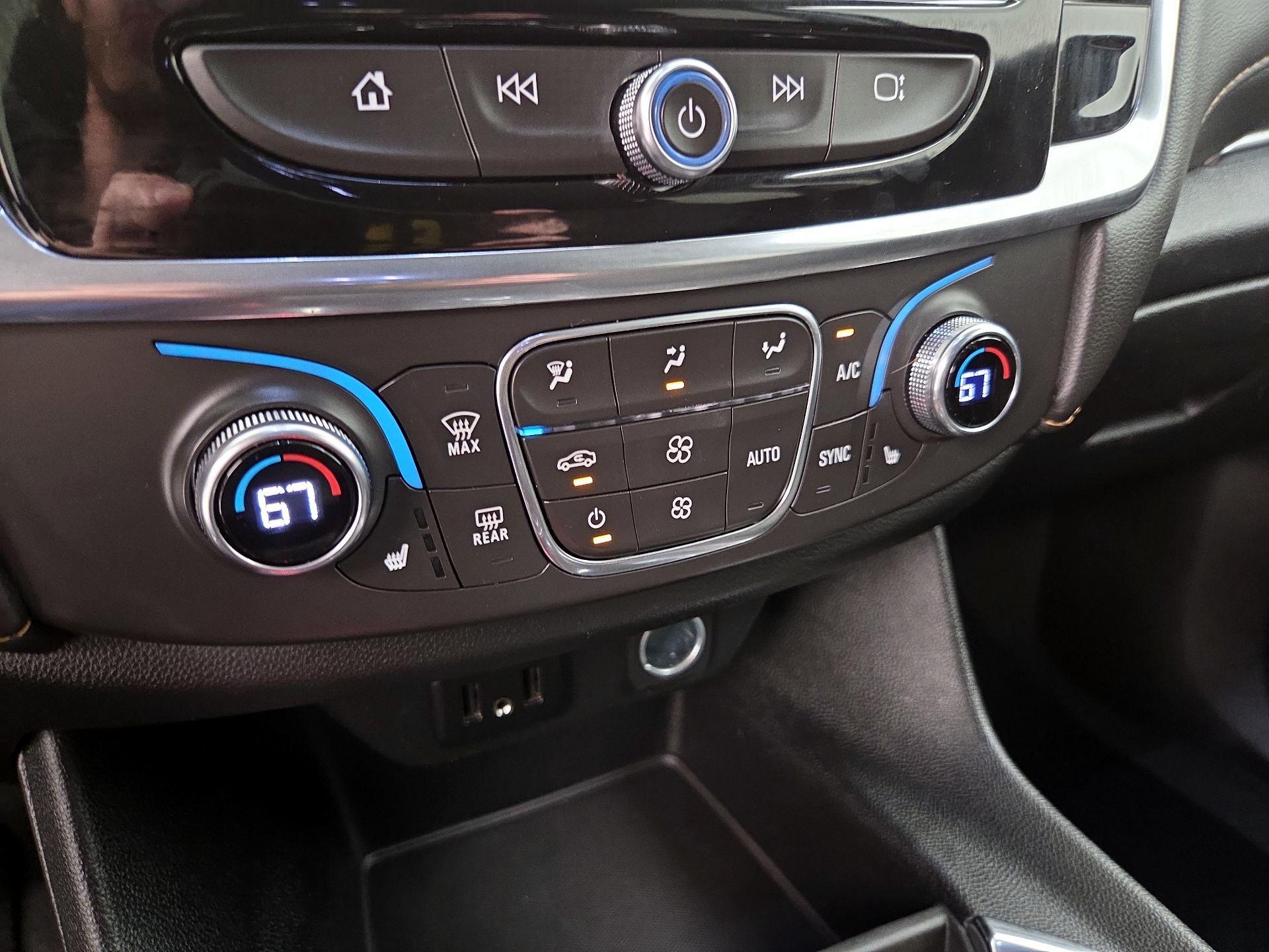 Thumbnail: 2019 Chevrolet Traverse - 16