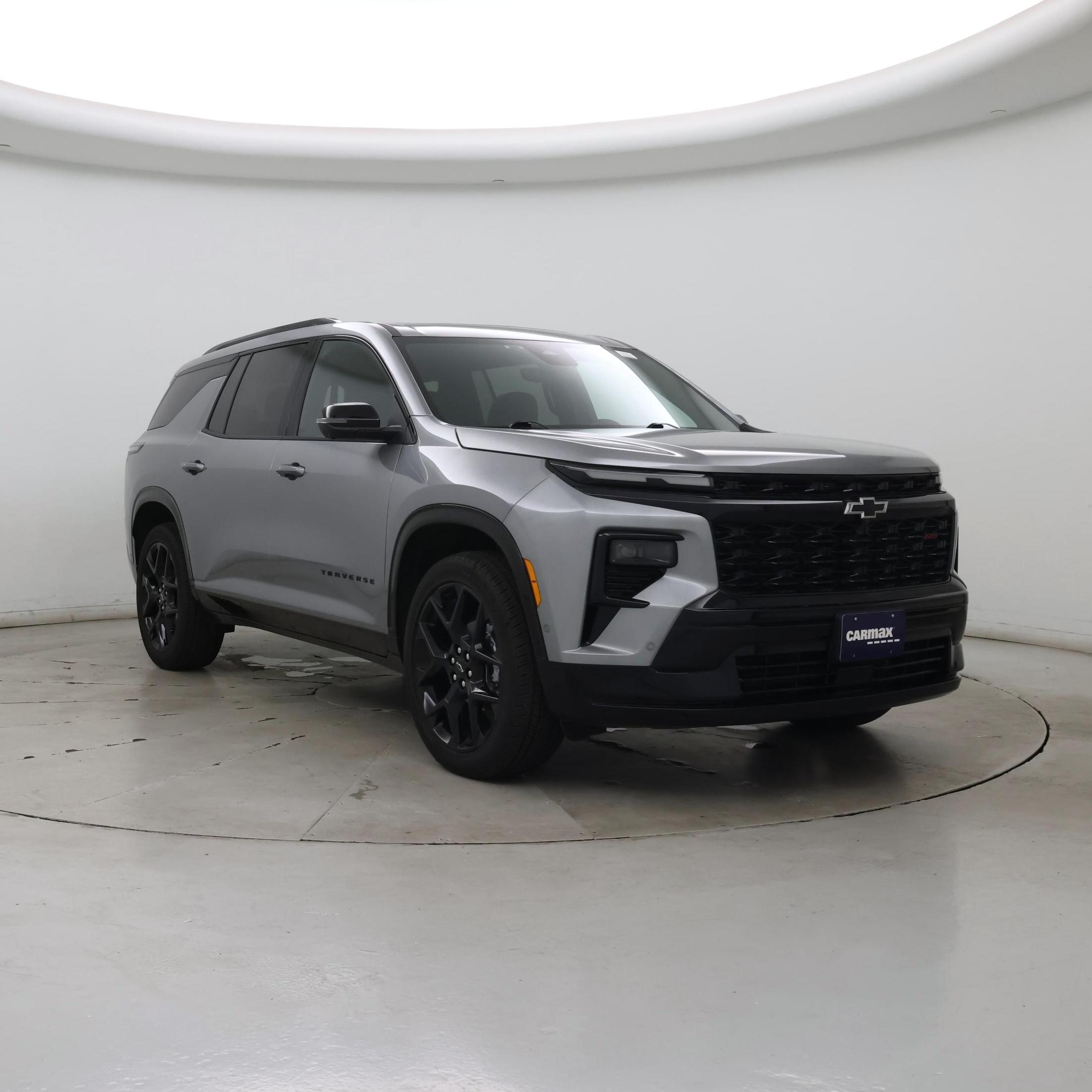 Silver 2025 Chevrolet Traverse SUV / Crossover Front-Wheel Drive Automatic