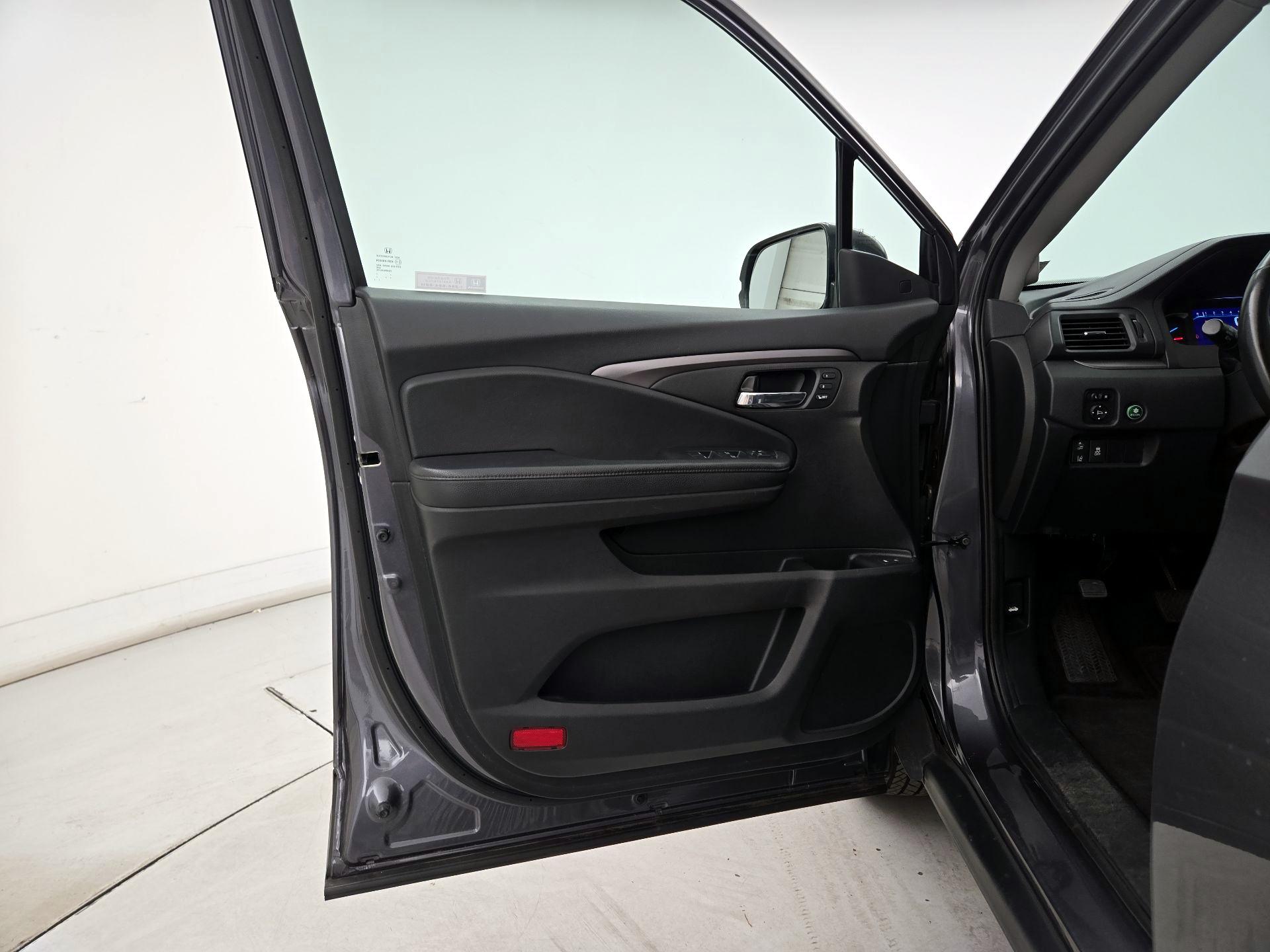 Thumbnail: 2020 Honda Pilot - 12