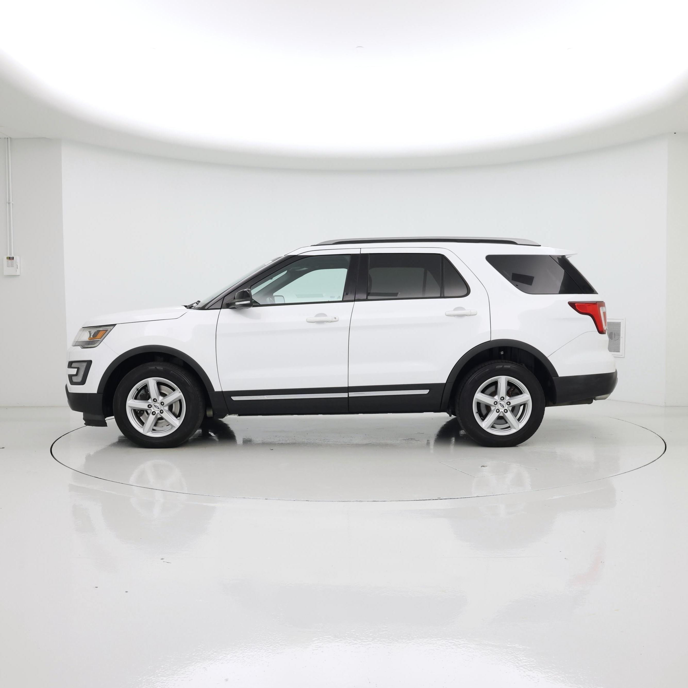 Thumbnail: 2017 Ford Explorer - 3