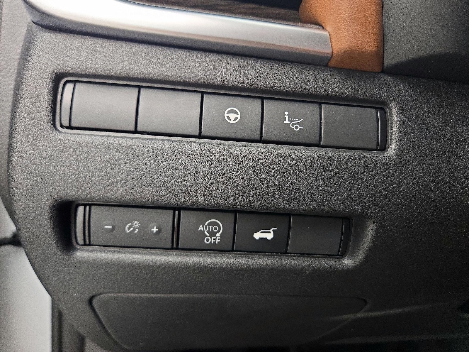 2025 Nissan Rogue Platinum - Photo 14