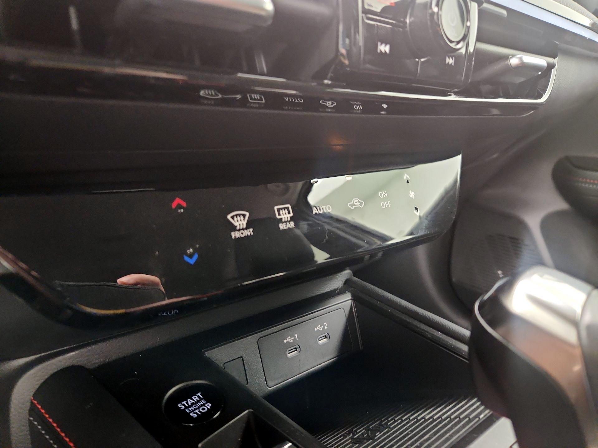 Thumbnail: 2025 Nissan Kicks - 16