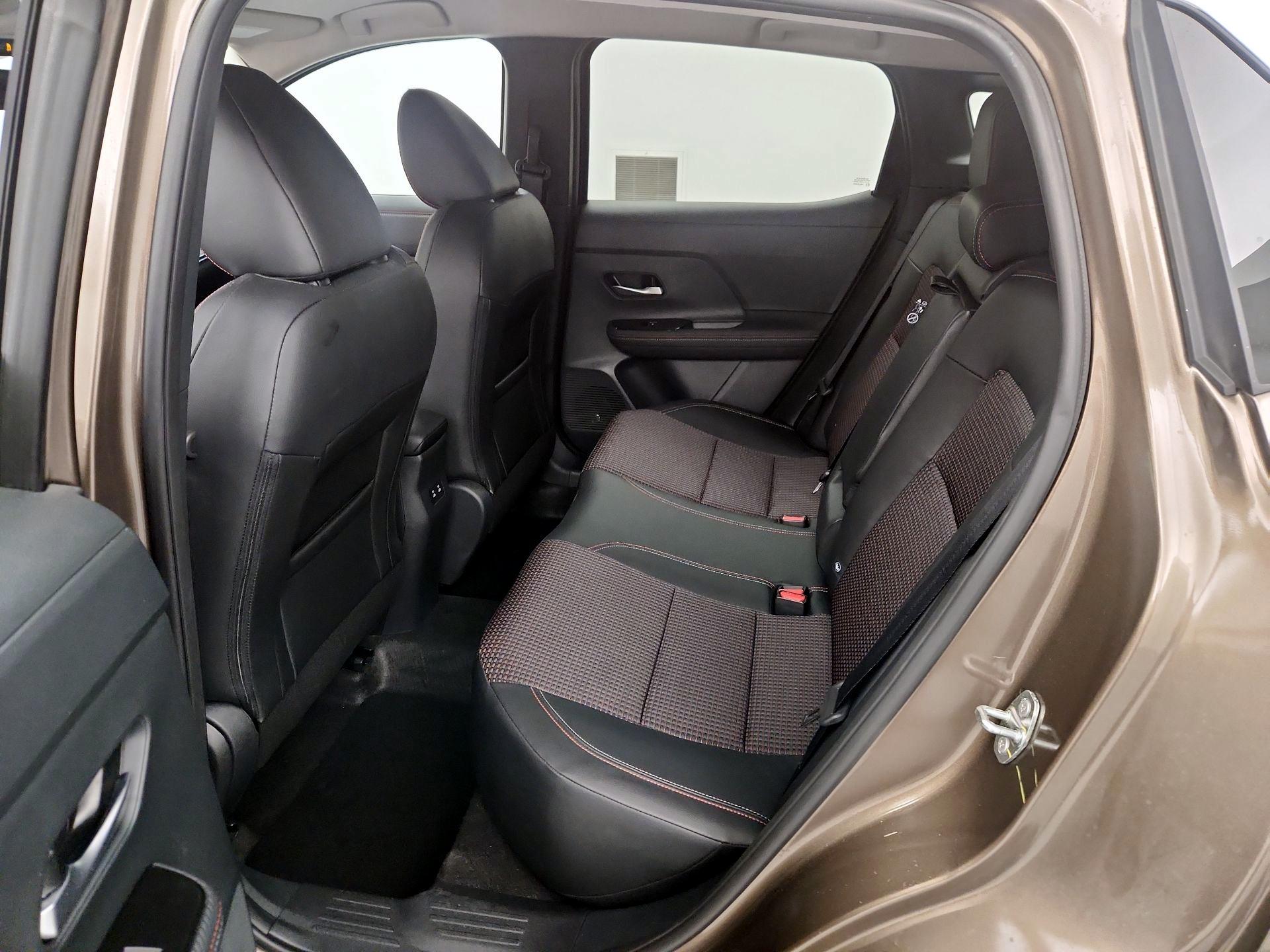 Thumbnail: 2025 Nissan Kicks - 19