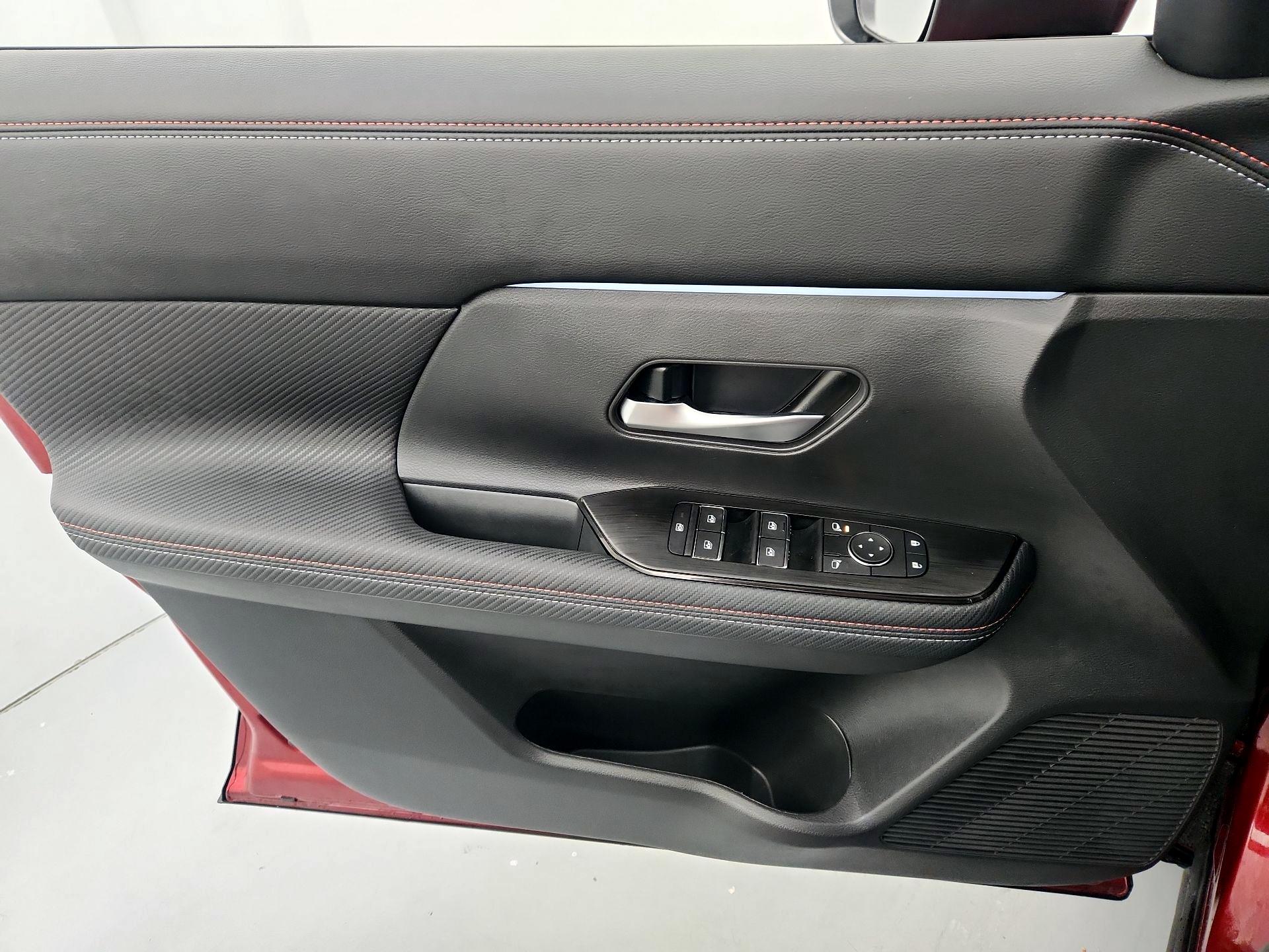 Thumbnail: 2025 Nissan Kicks - 12