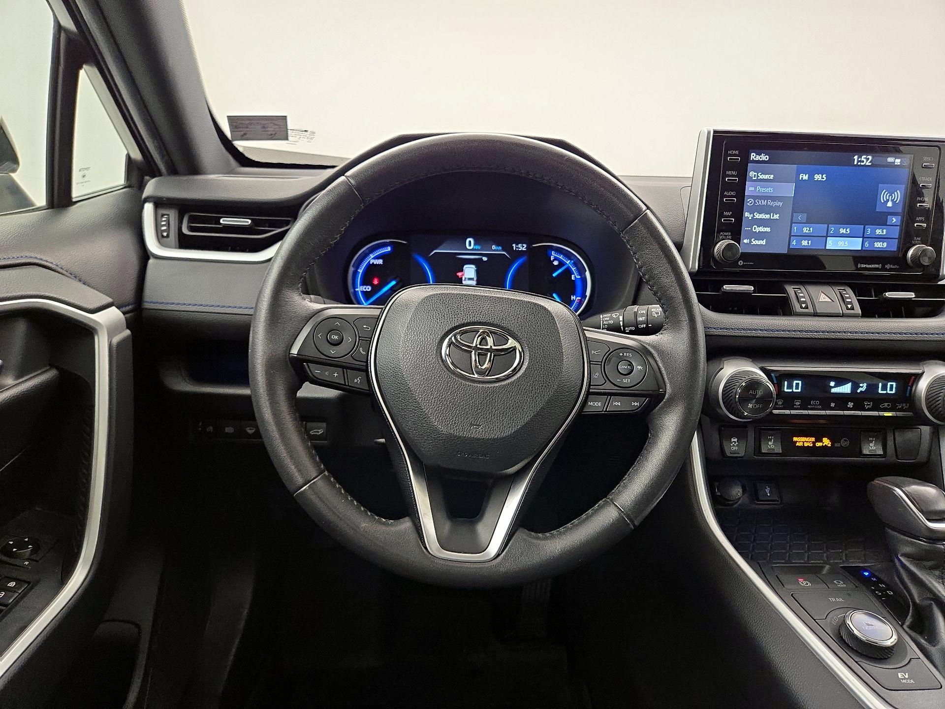 Thumbnail: 2020 Toyota RAV4 - 10
