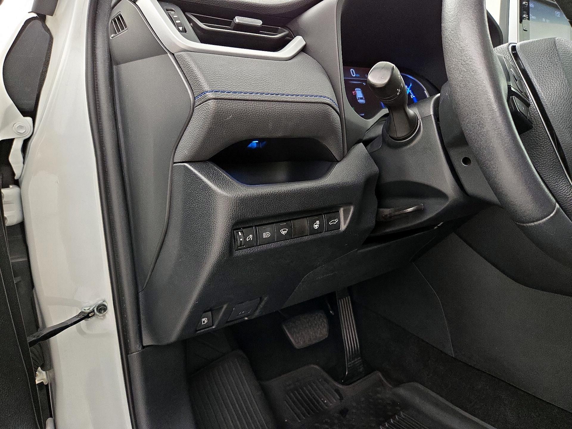 Thumbnail: 2020 Toyota RAV4 - 13