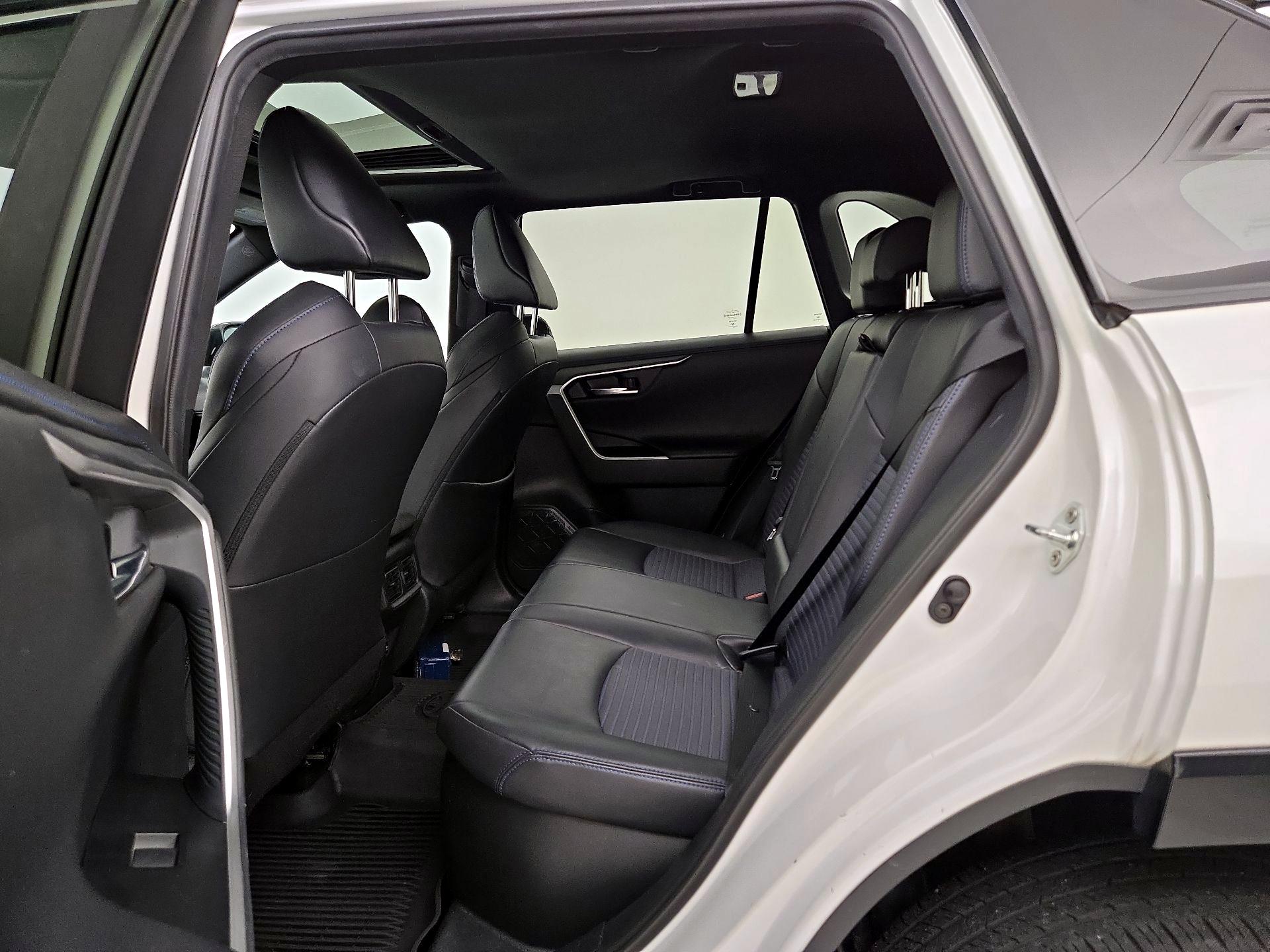 Thumbnail: 2020 Toyota RAV4 - 20