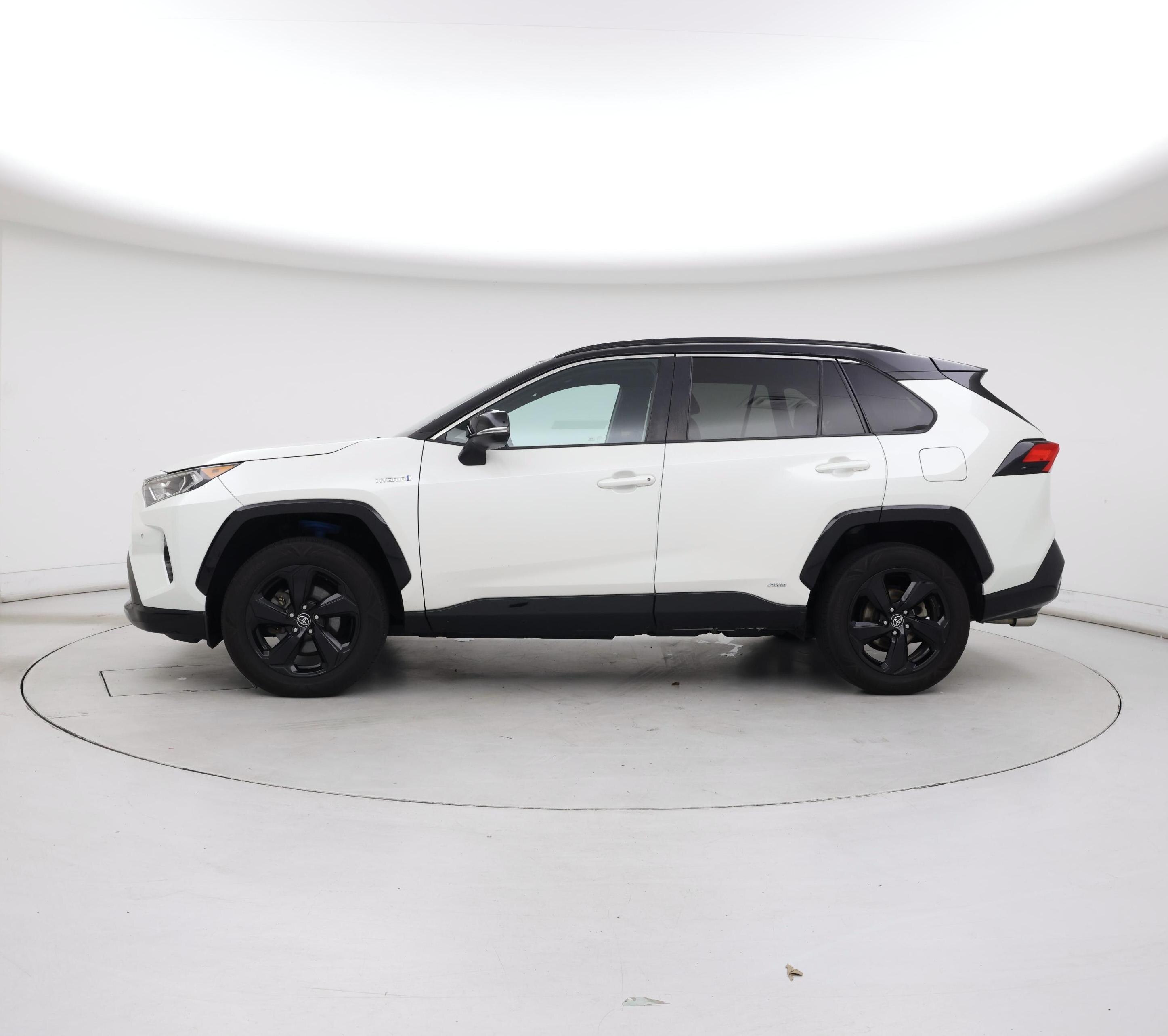Thumbnail: 2020 Toyota RAV4 - 3