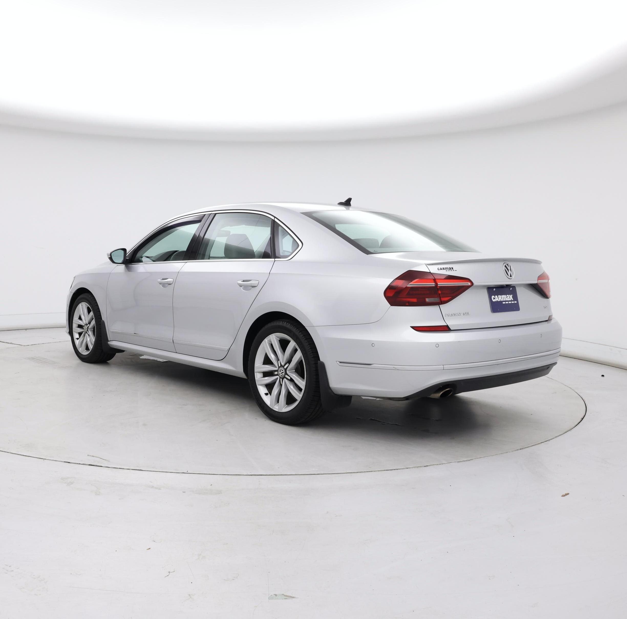 Thumbnail: 2017 Volkswagen Passat - 2