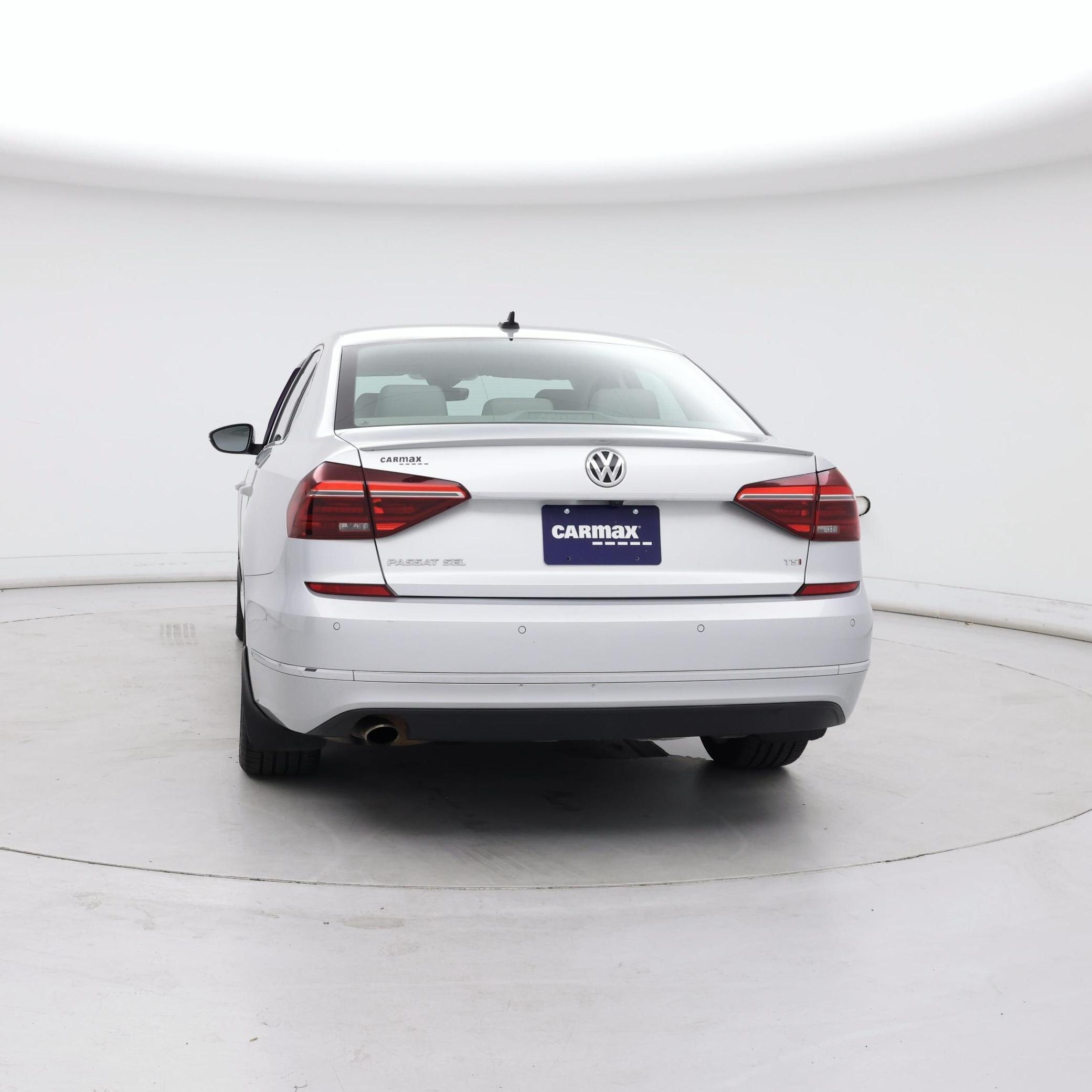 Thumbnail: 2017 Volkswagen Passat - 6
