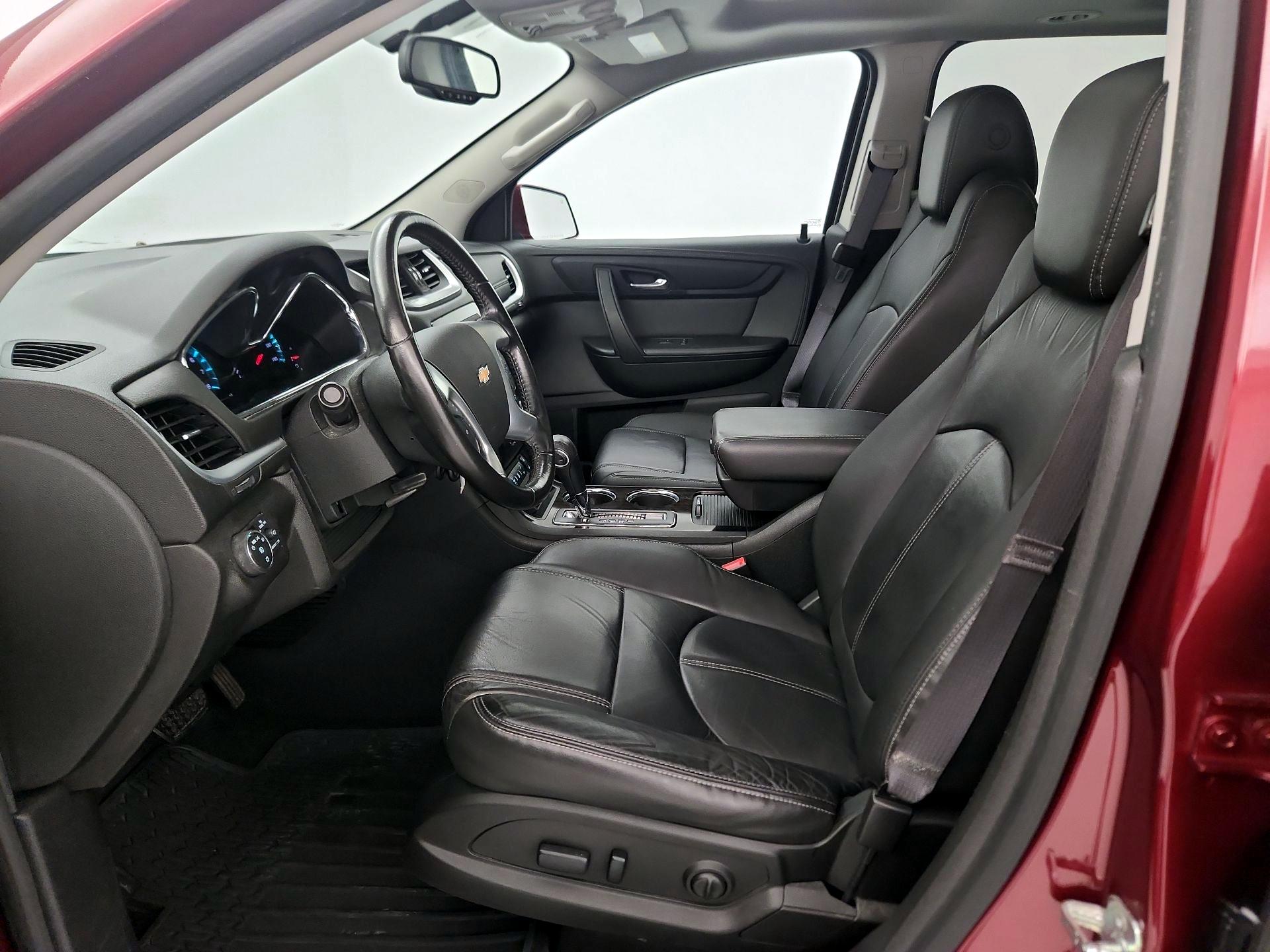Thumbnail: 2015 Chevrolet Traverse - 11