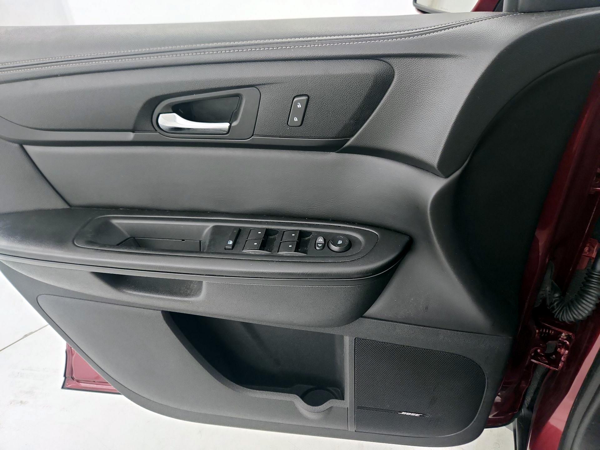 Thumbnail: 2015 Chevrolet Traverse - 12