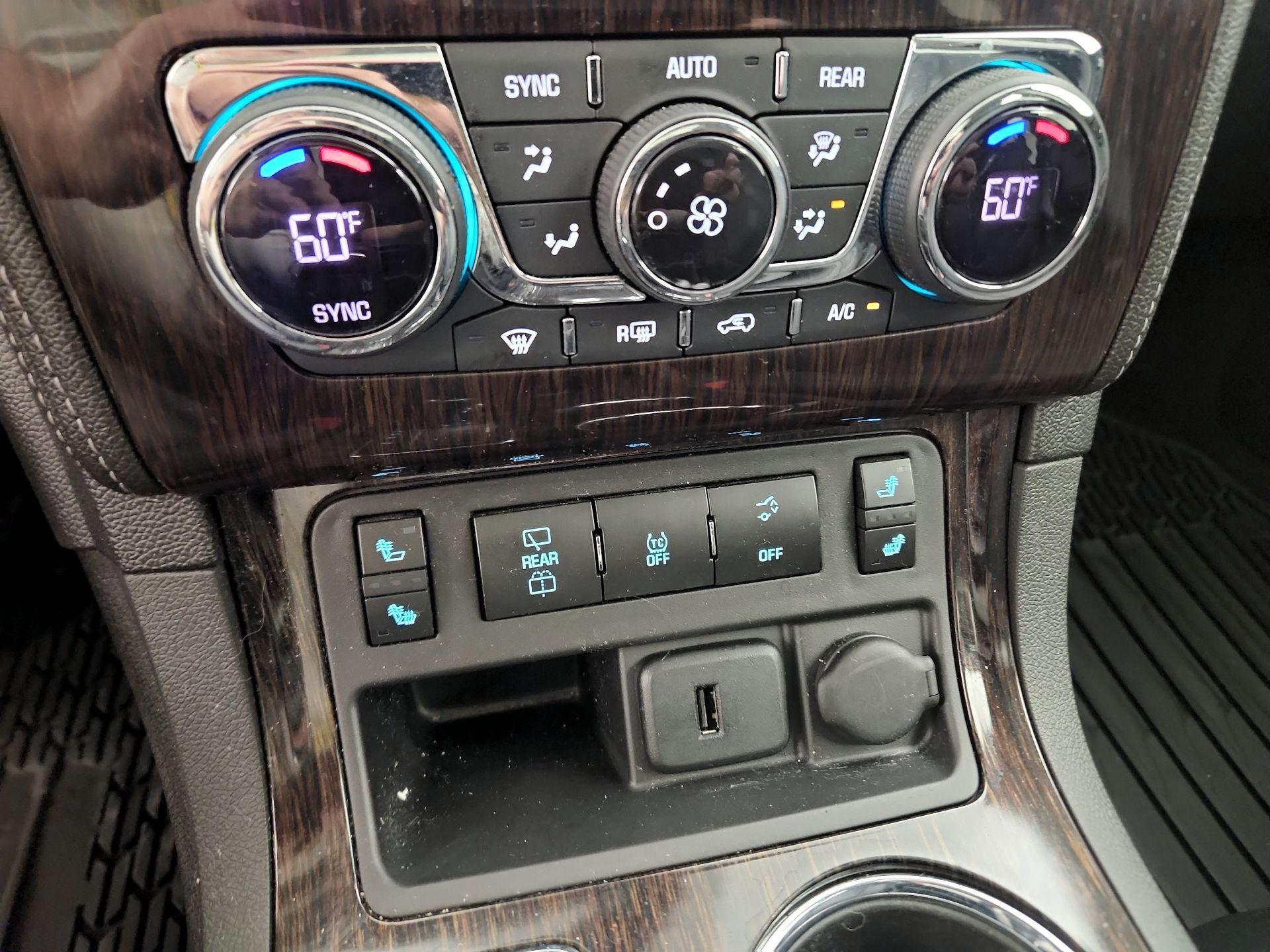 Thumbnail: 2015 Chevrolet Traverse - 17
