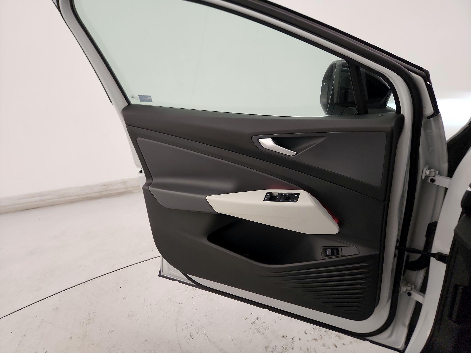 Thumbnail: 2021 Volkswagen ID.4 - 12