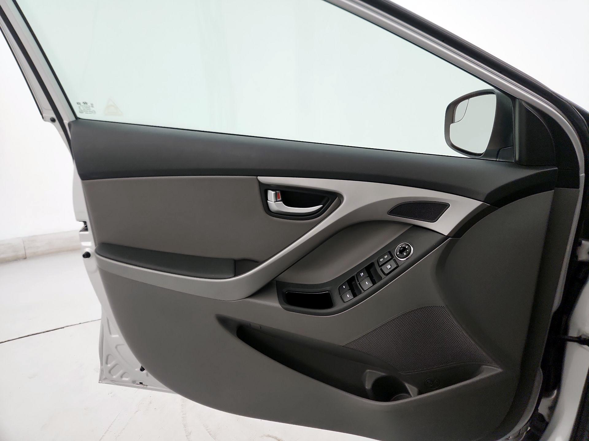 Thumbnail: 2014 Hyundai Elantra - 12