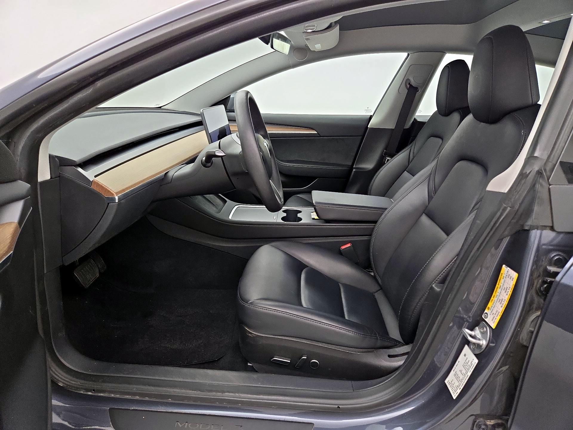 Thumbnail: 2023 Tesla Model 3 - 11