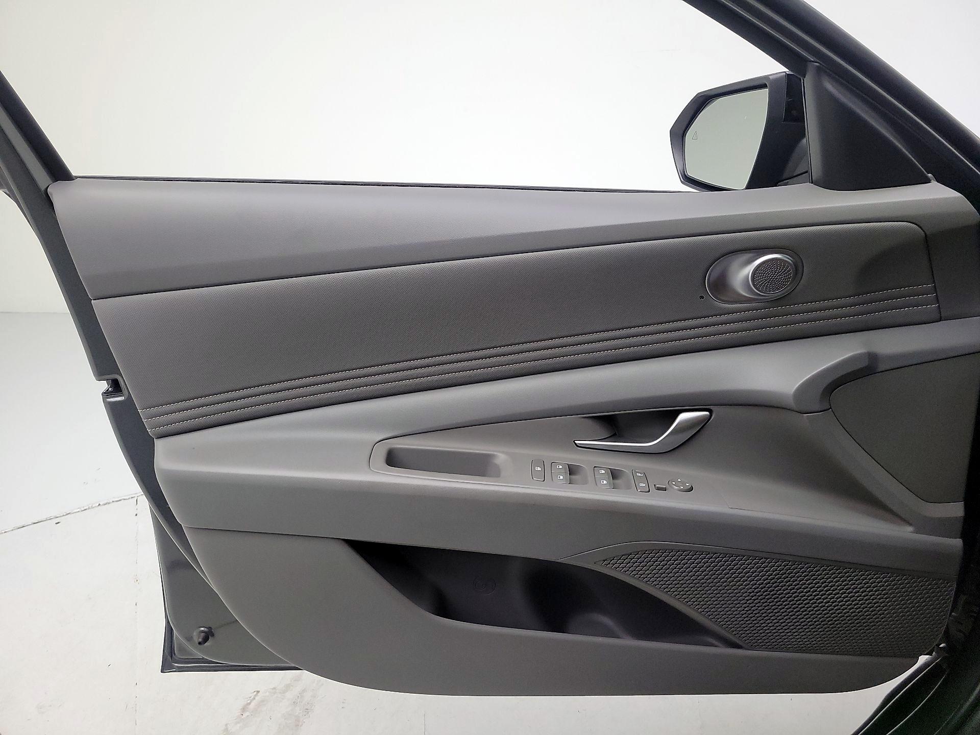 Thumbnail: 2025 Hyundai Elantra - 12