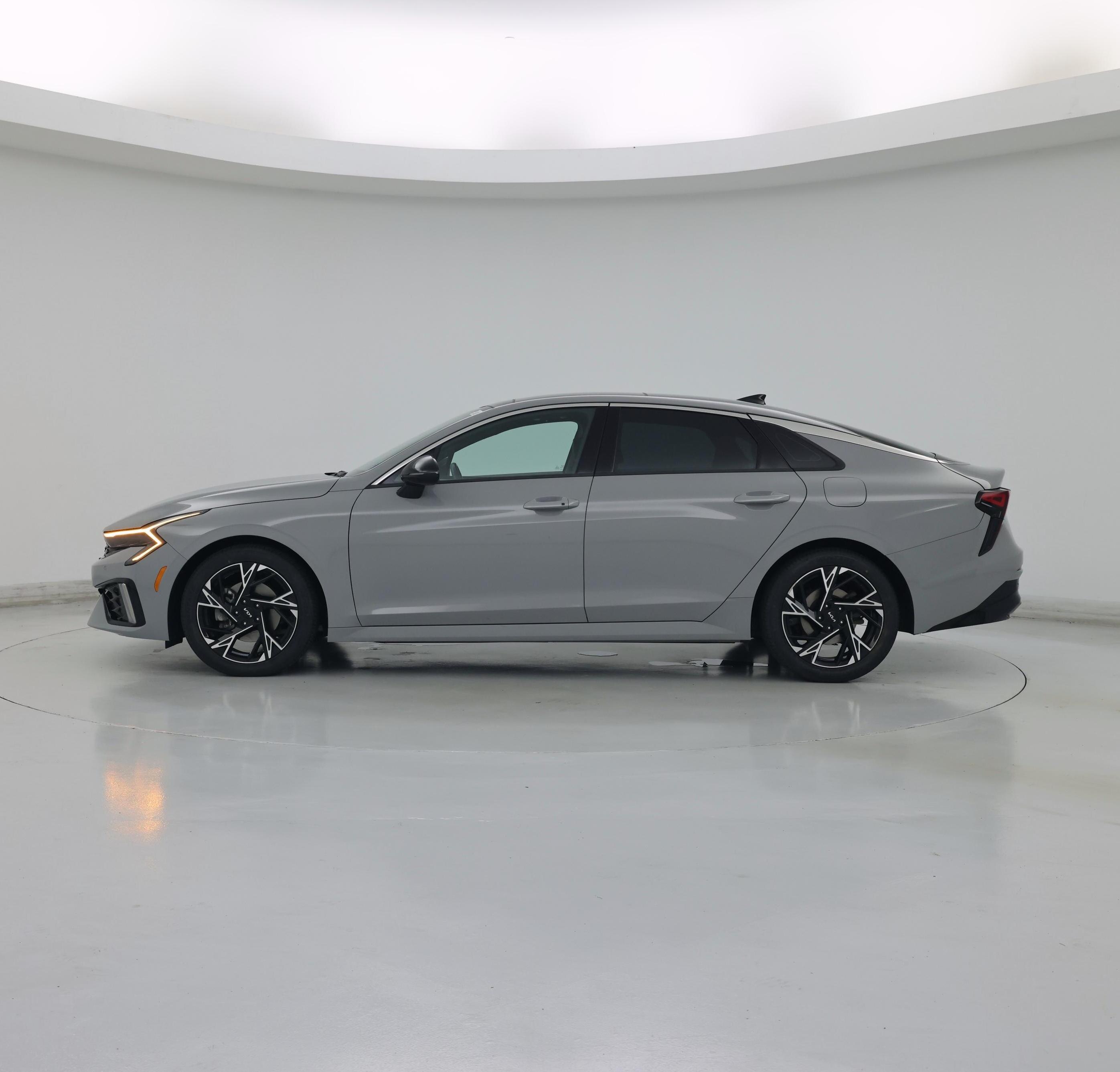 Thumbnail: 2025 Kia K5 - 3