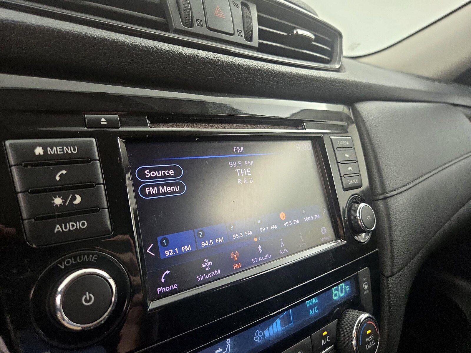 2018 Nissan Rogue SV - Photo 16