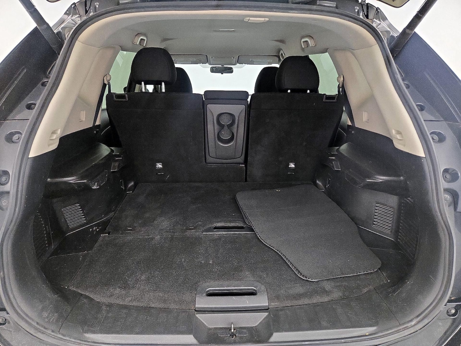 2018 Nissan Rogue SV - Photo 21
