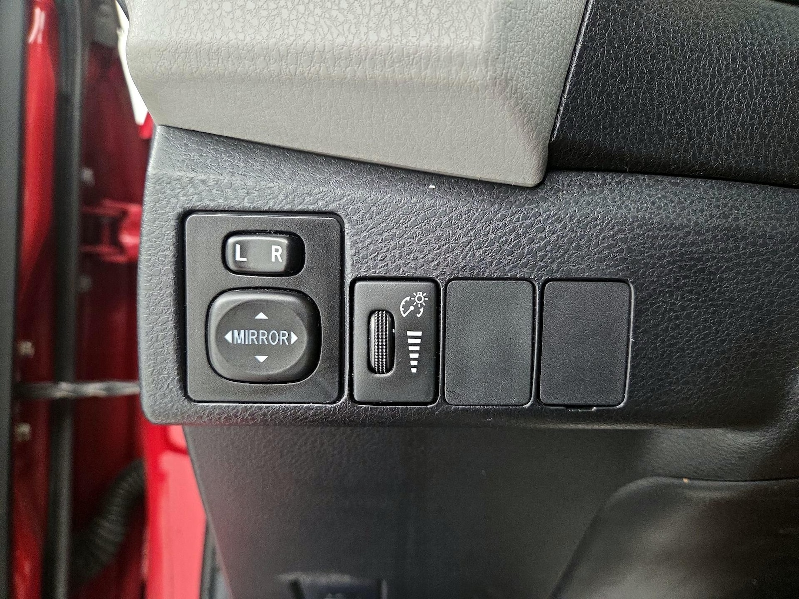 2014 Toyota Corolla LE - Photo 14