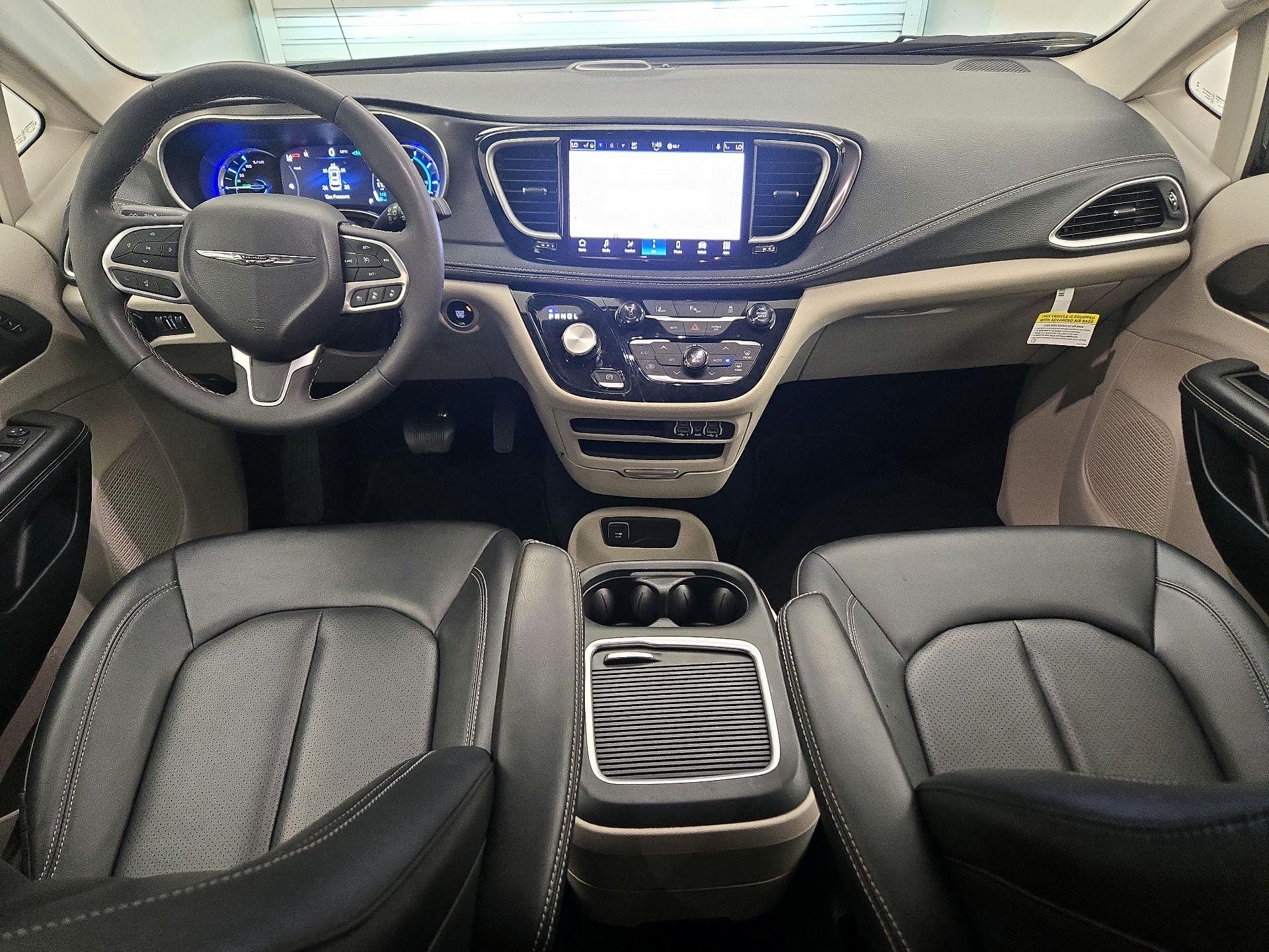 Thumbnail: 2024 Chrysler Pacifica - 9