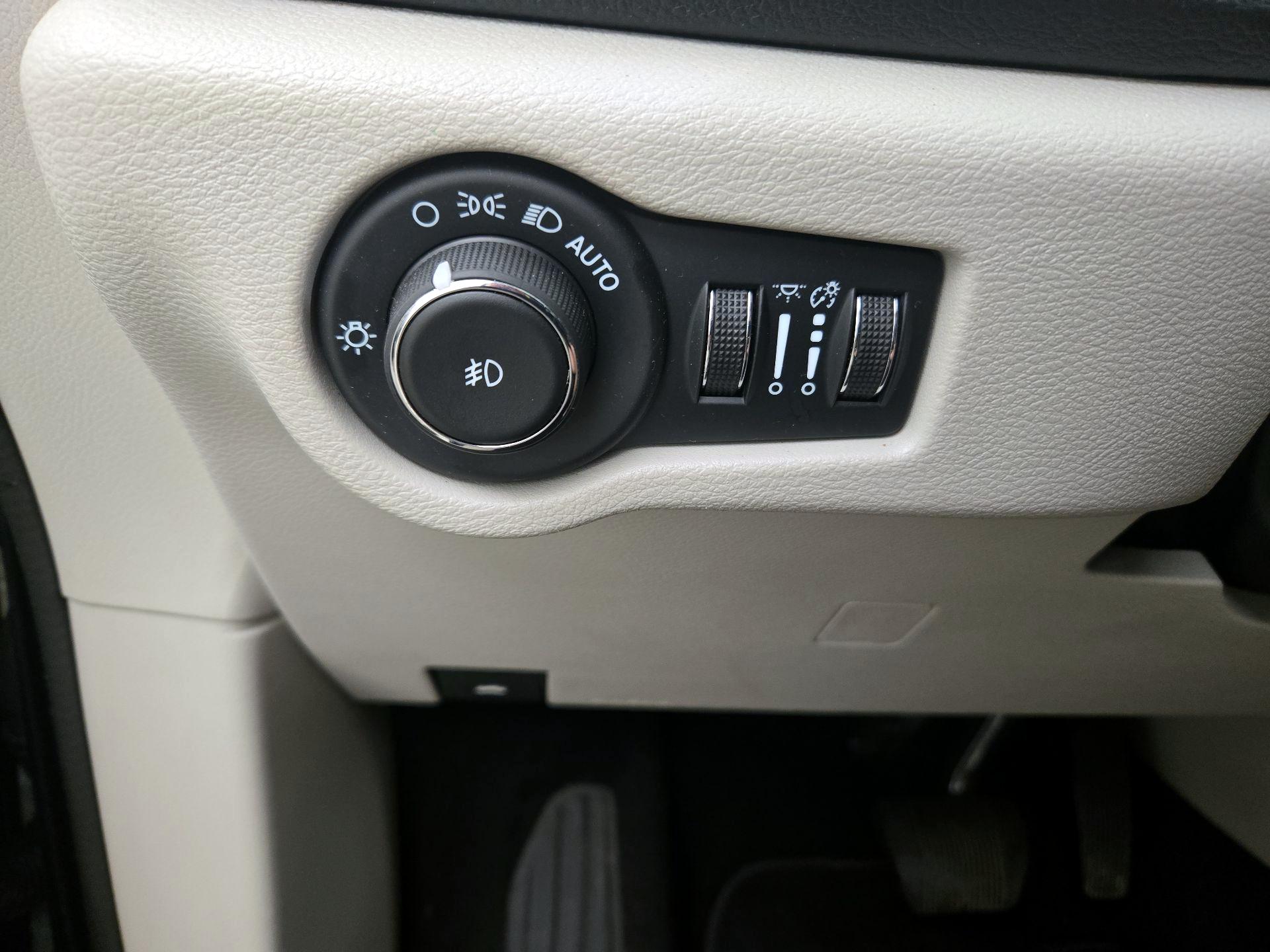 Thumbnail: 2024 Chrysler Pacifica - 13